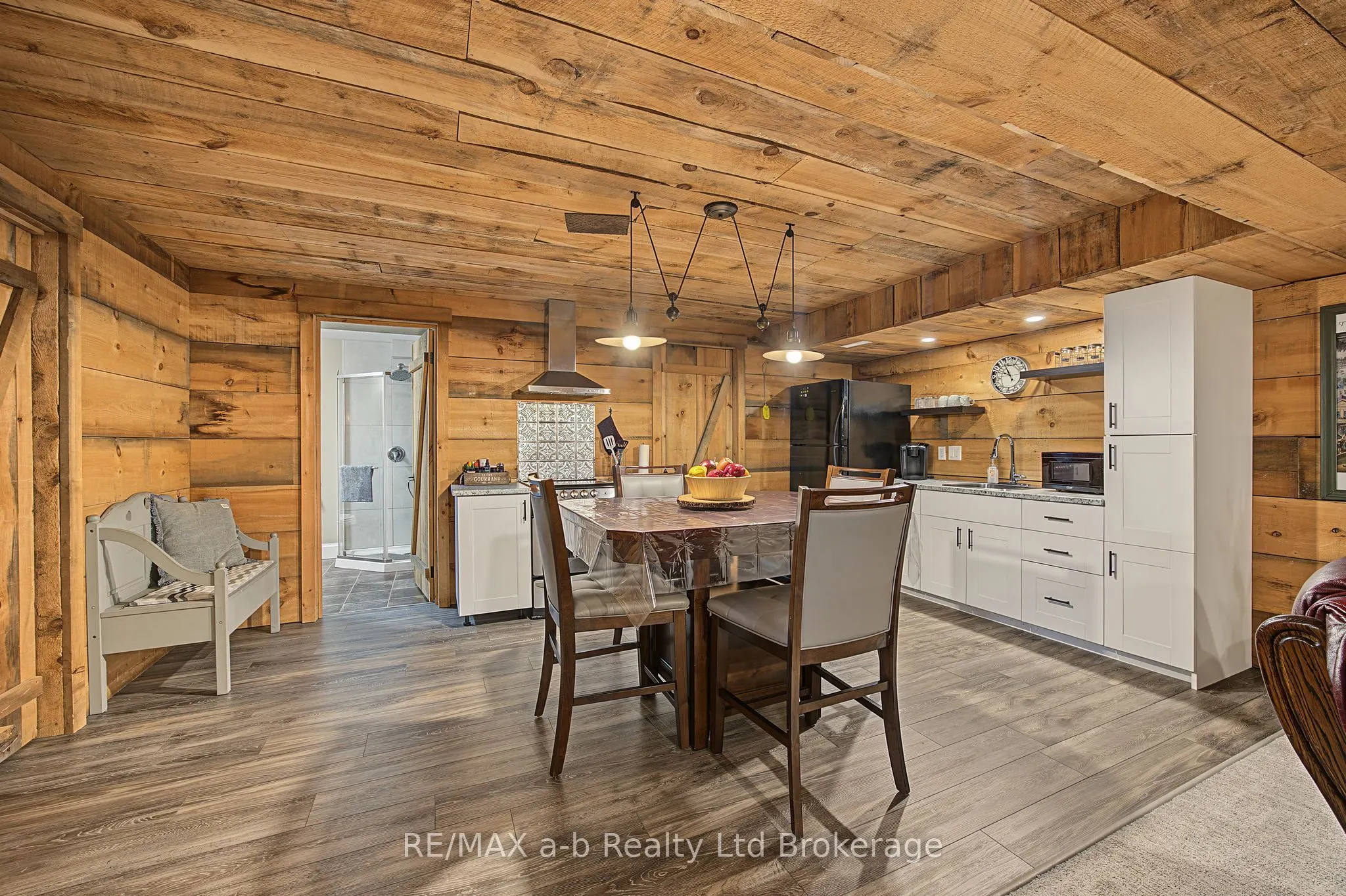 386087 Second Road
