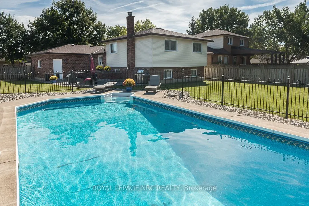 7979 Oakridge Drive