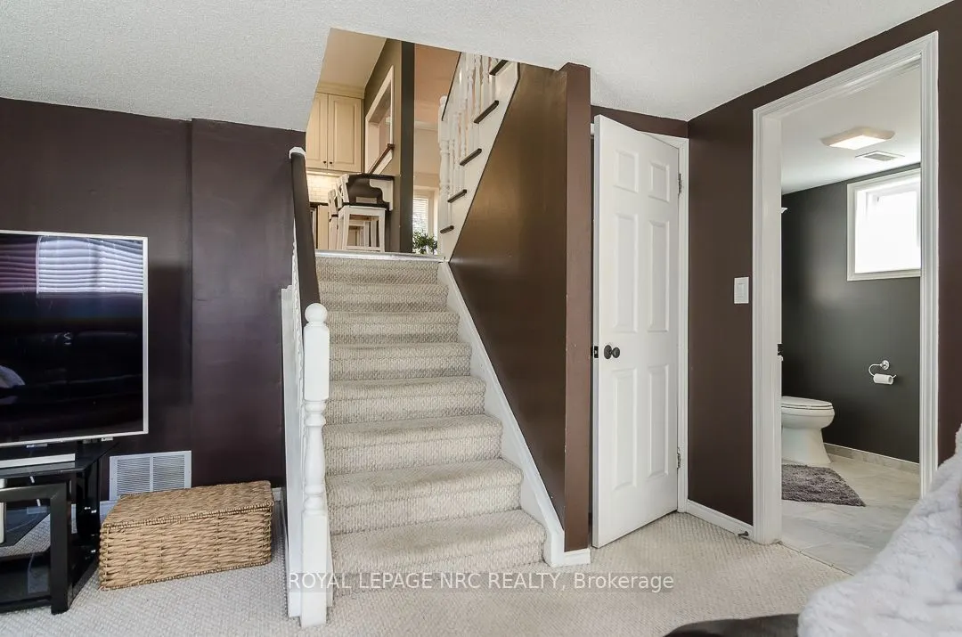 7979 Oakridge Drive