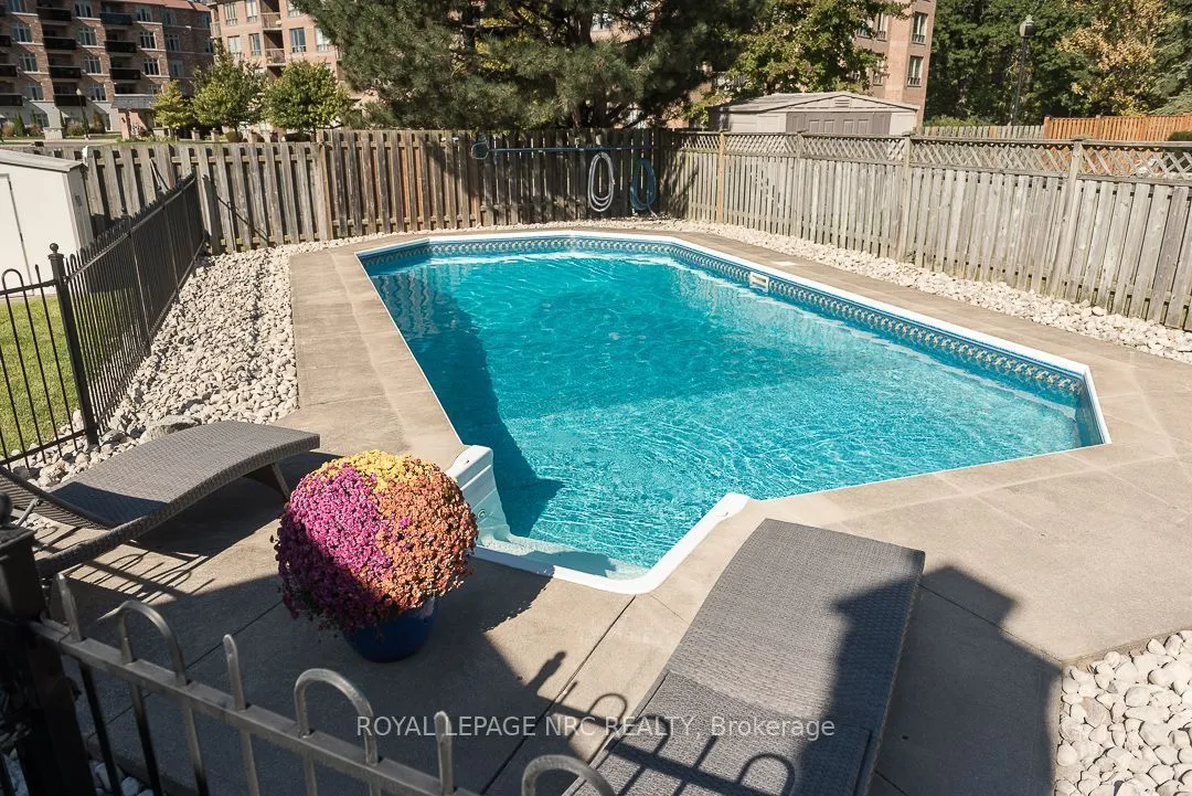 7979 Oakridge Drive