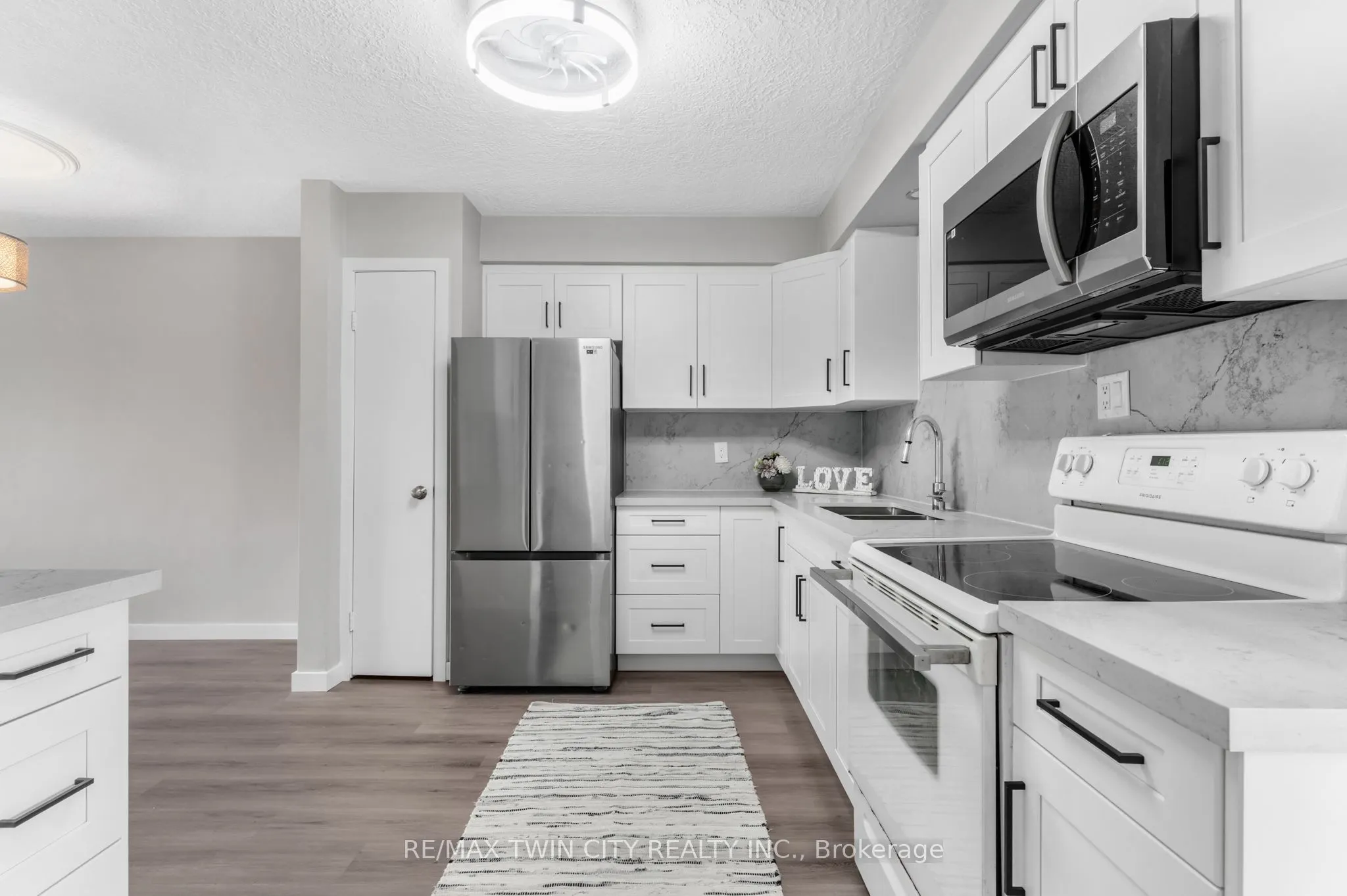 104 Ralgreen Crescent
