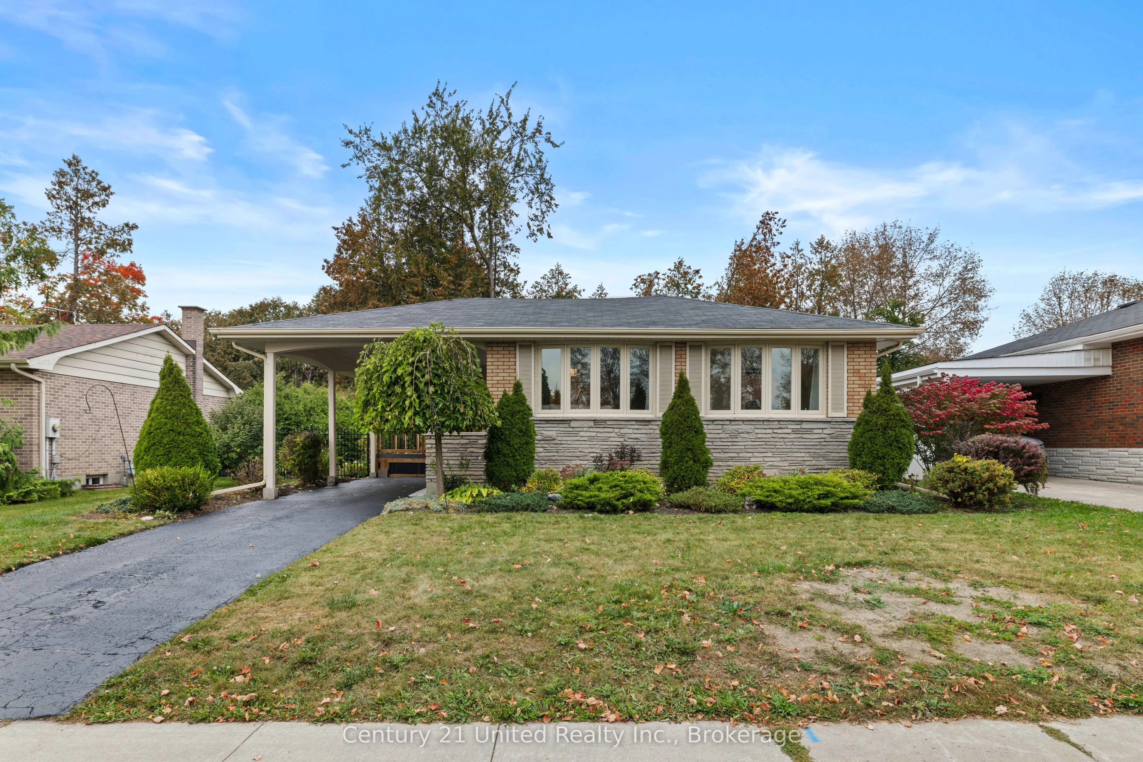 1203 ROYAL Drive