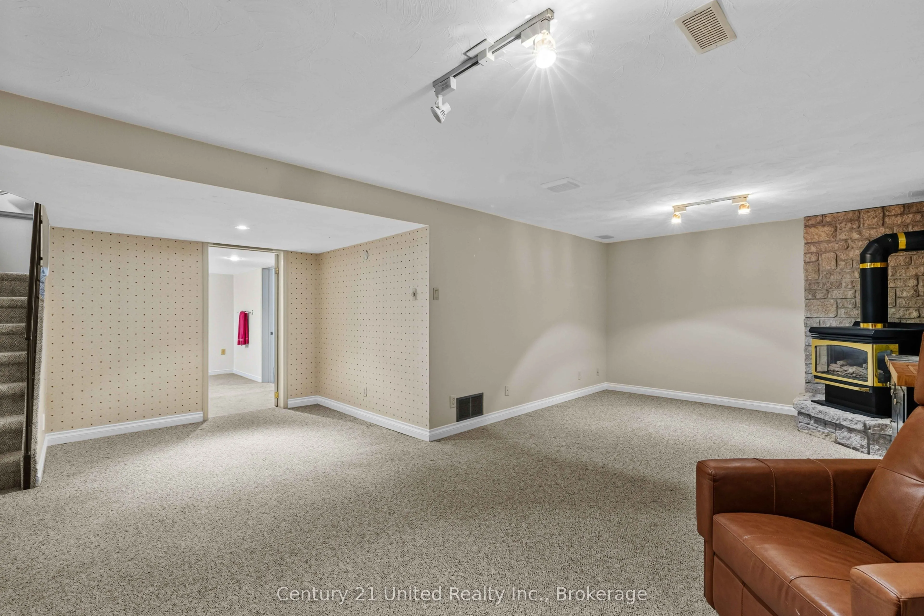 1203 ROYAL Drive