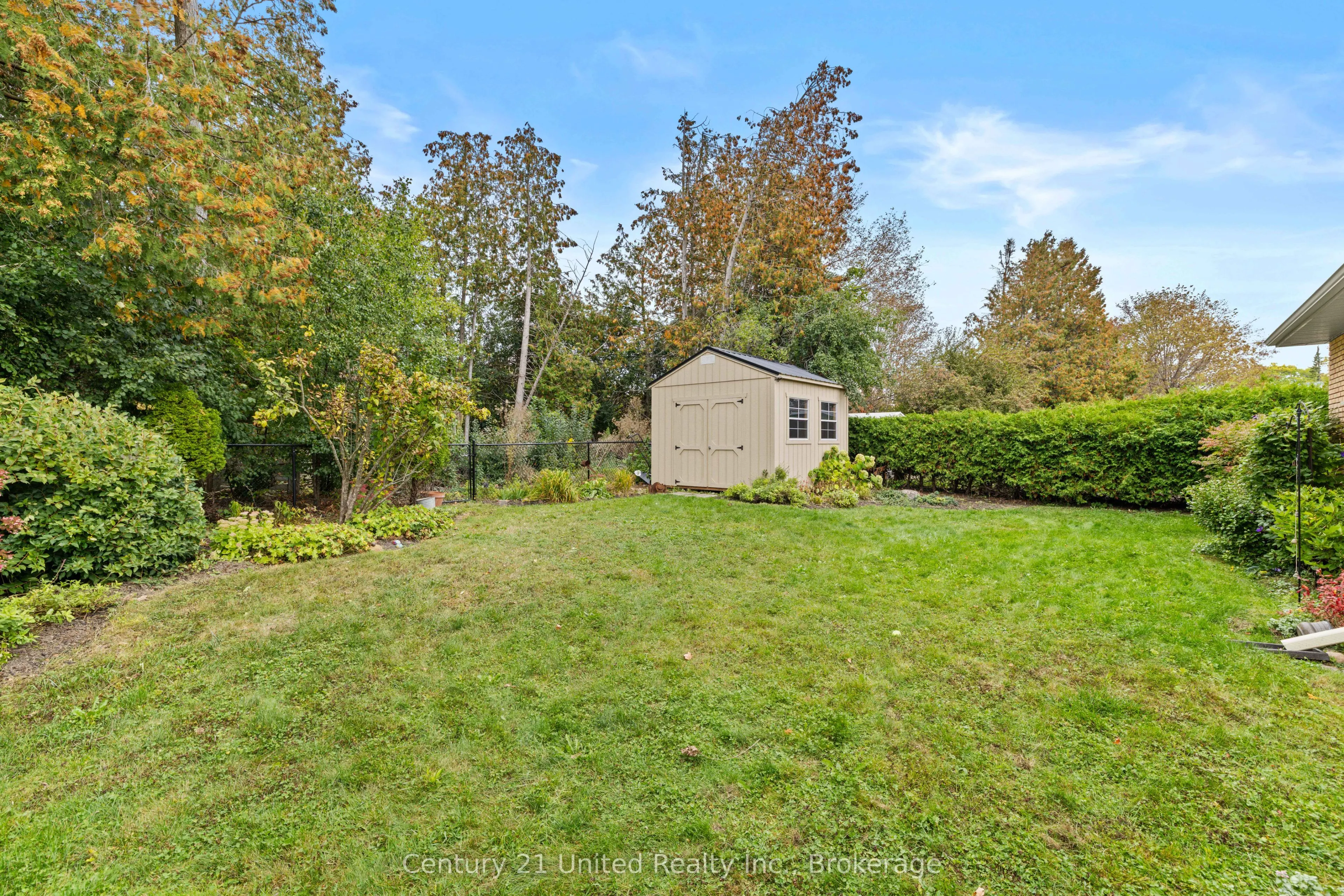 1203 ROYAL Drive