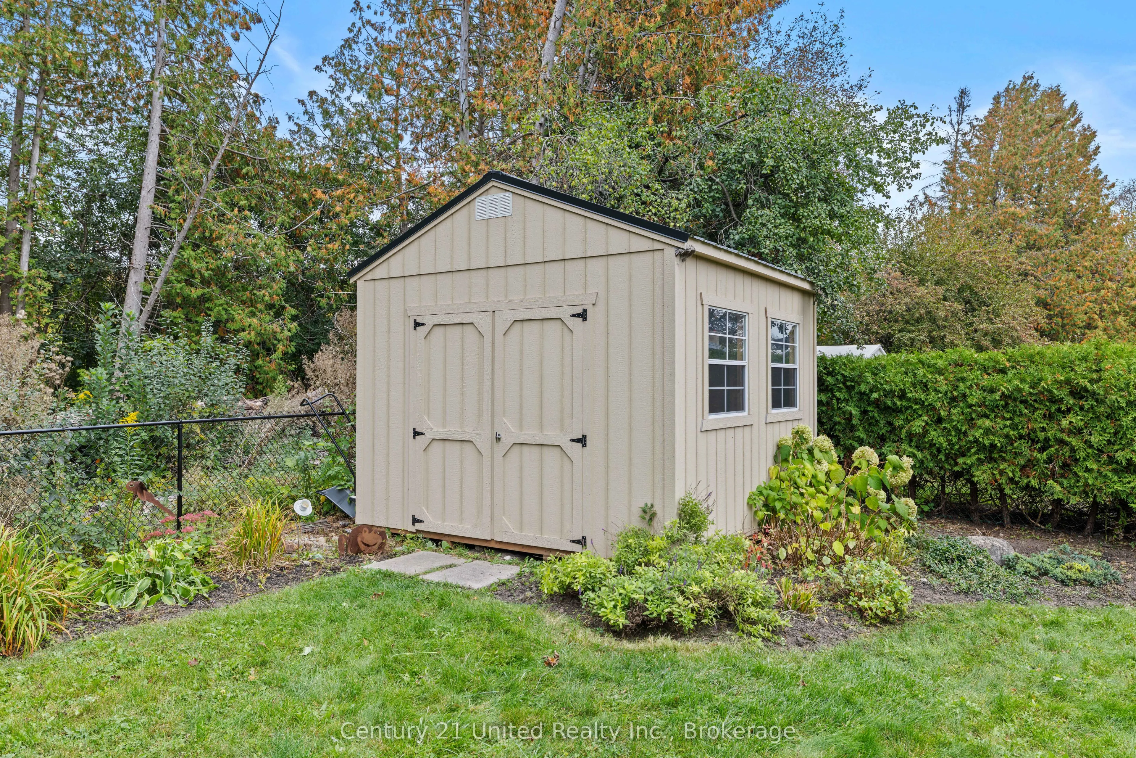 1203 ROYAL Drive