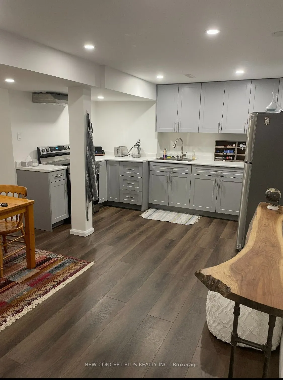 41 Royaledge Way #Basement