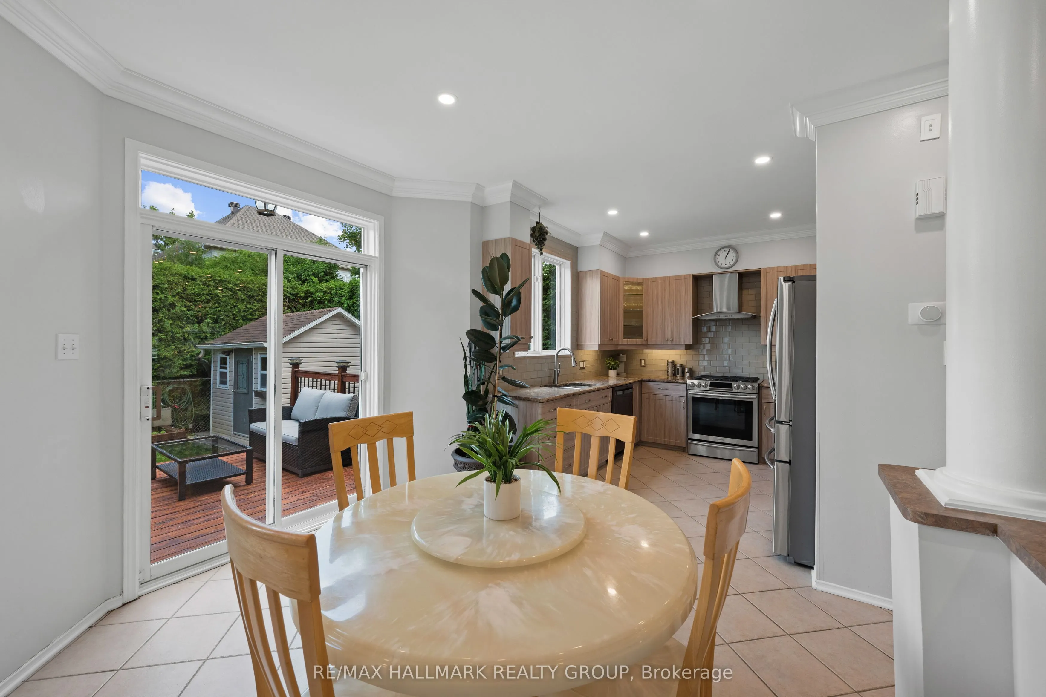 2104 Sandy Oaks Drive