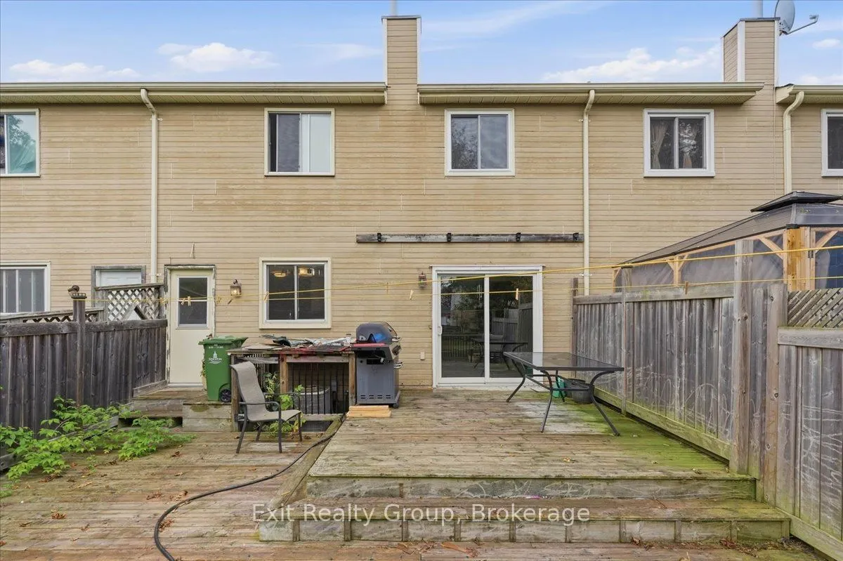 850 Littlestone Crescent