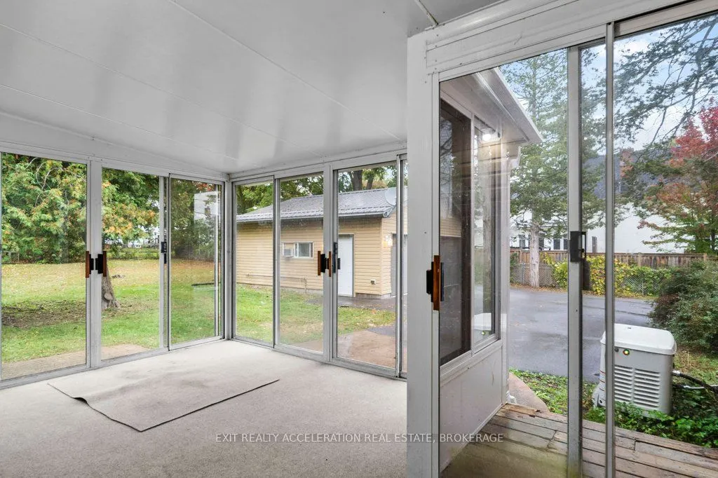 211 Bridge Street W