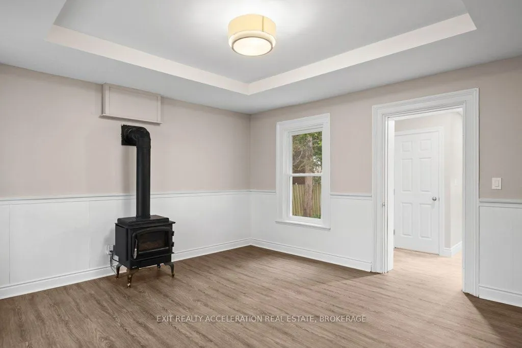 211 Bridge Street W