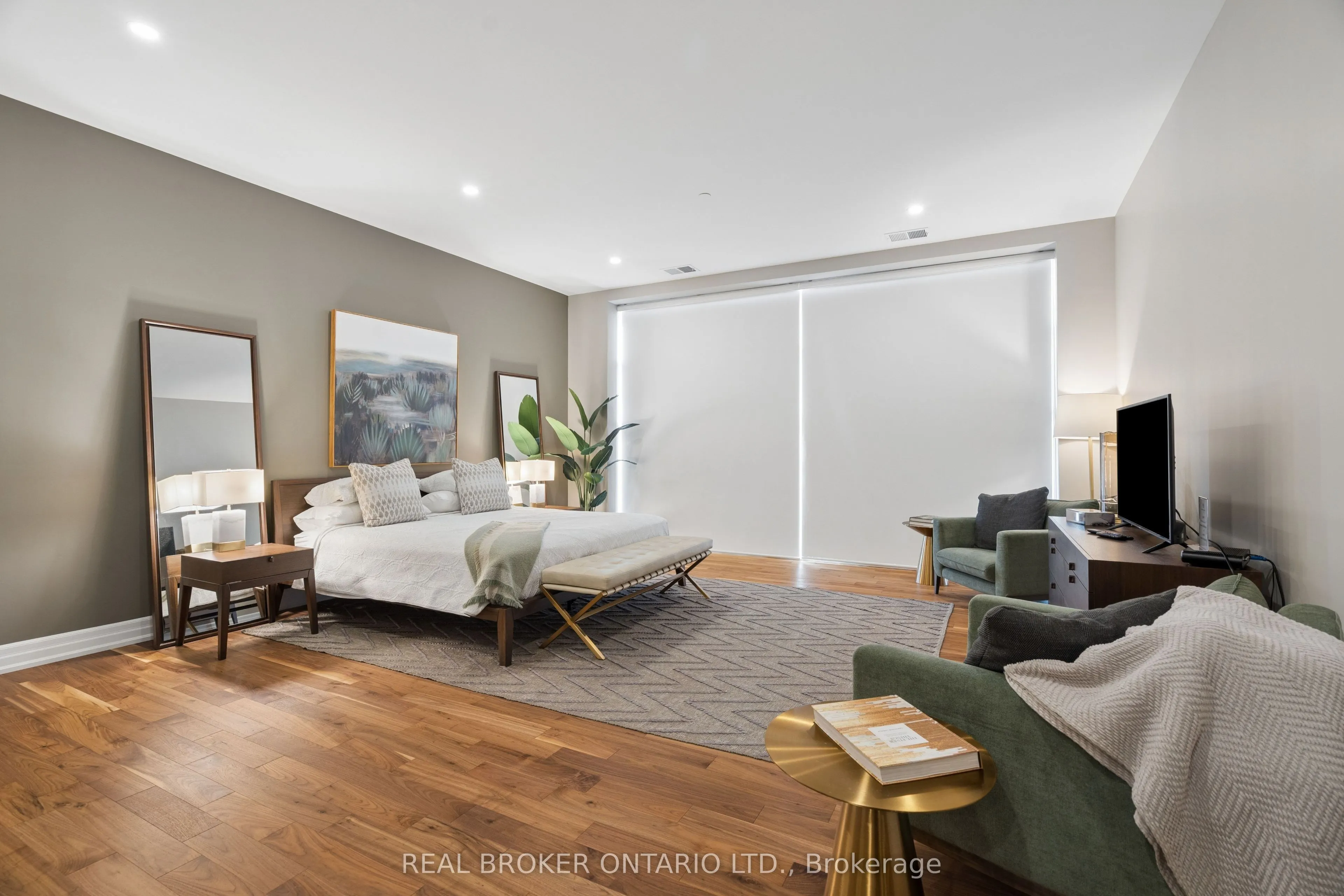 1878 Gordon Street #101