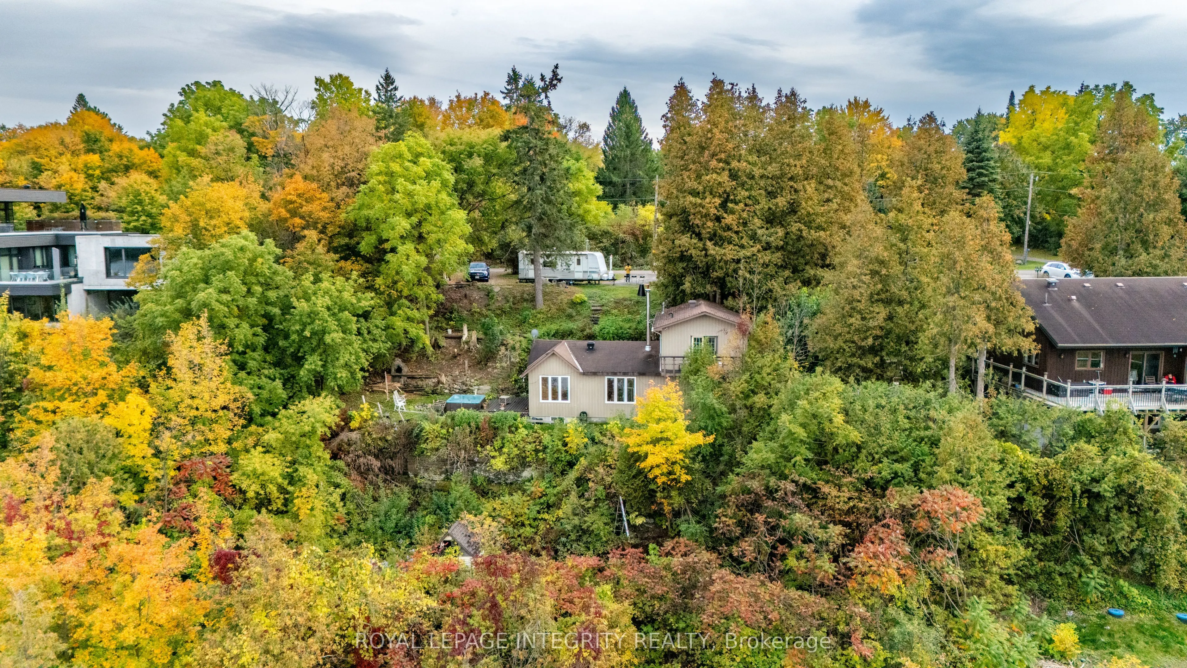 1587 LILAC Lane