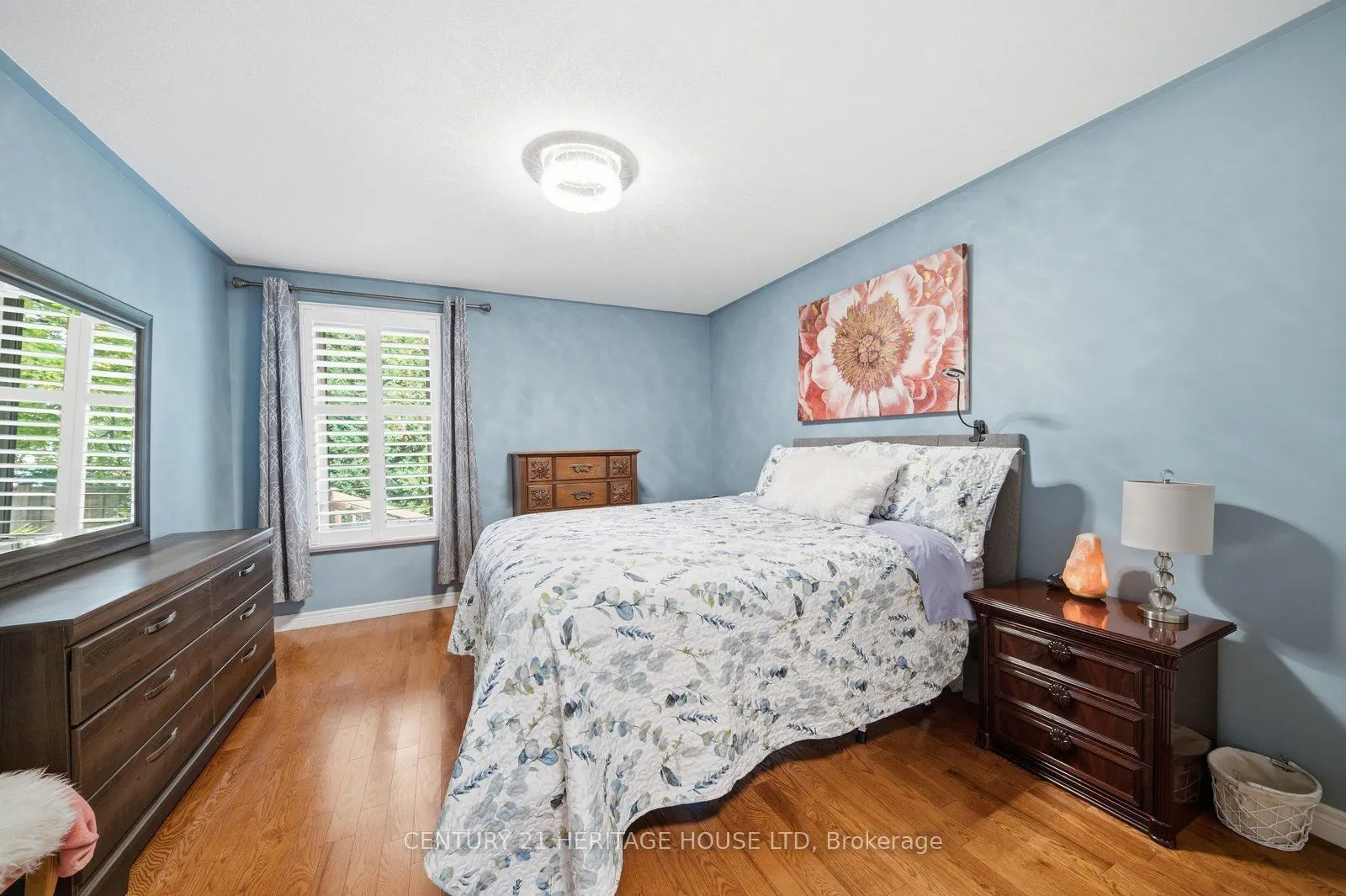 633 Park Road N #8