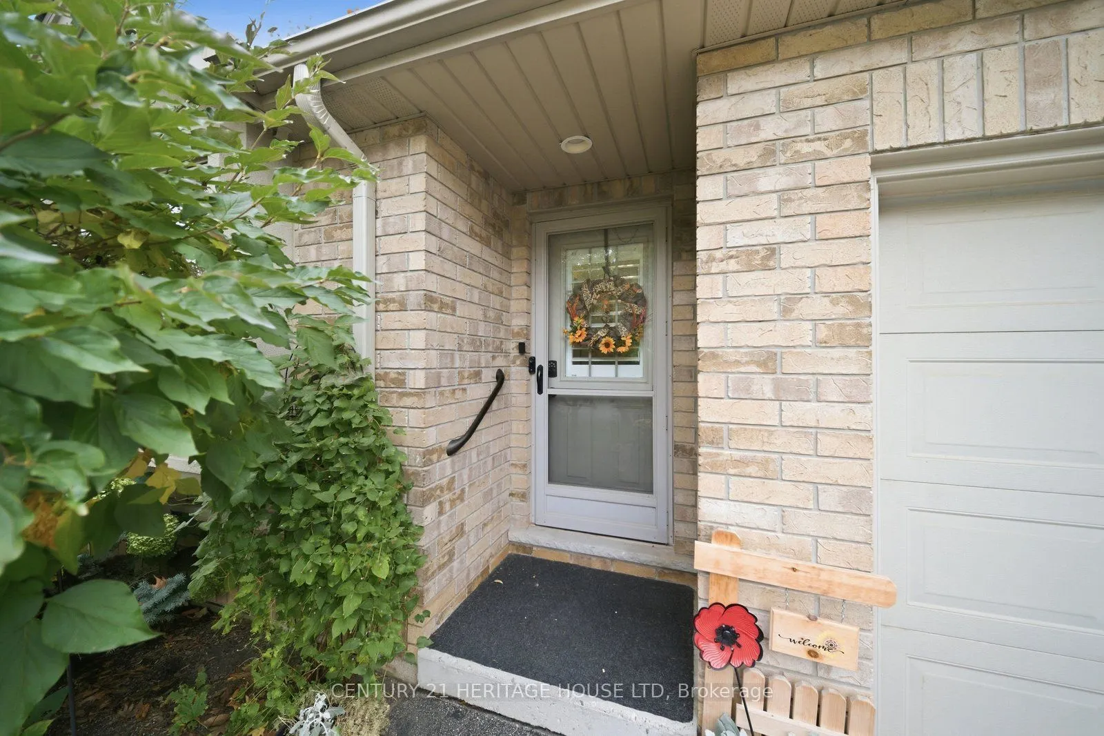 633 Park Road N #8