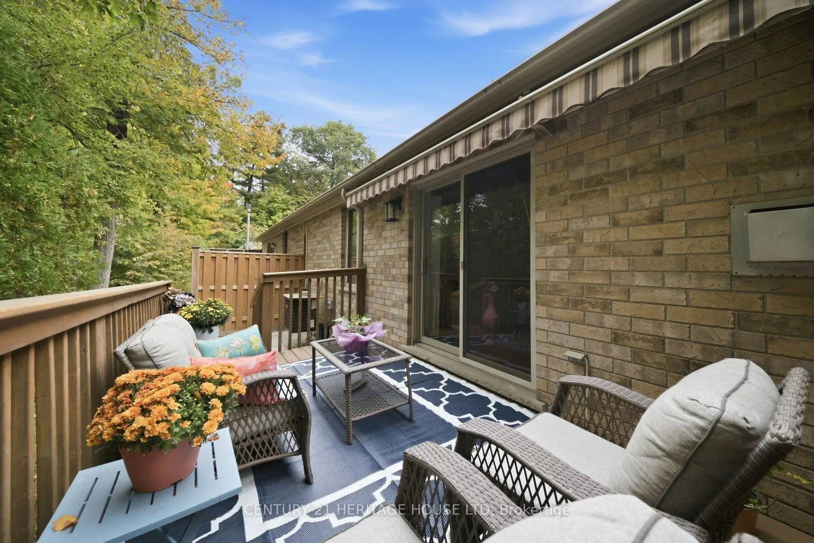 633 Park Road N #8
