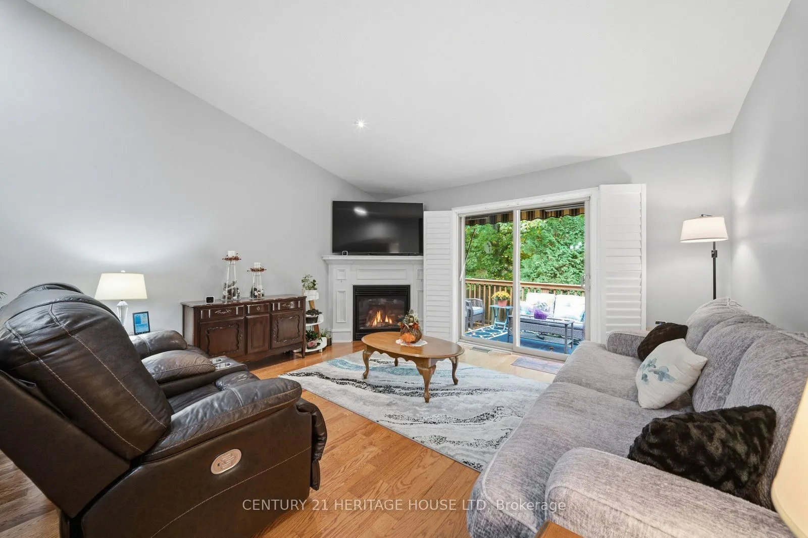 633 Park Road N #8