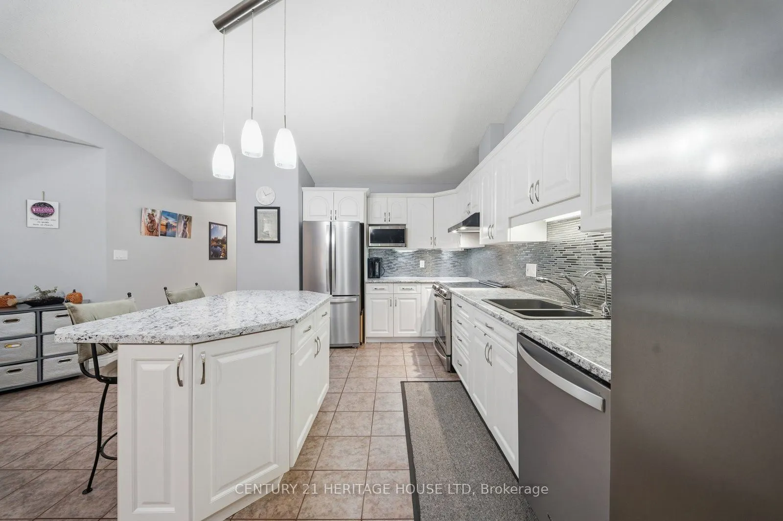 633 Park Road N #8
