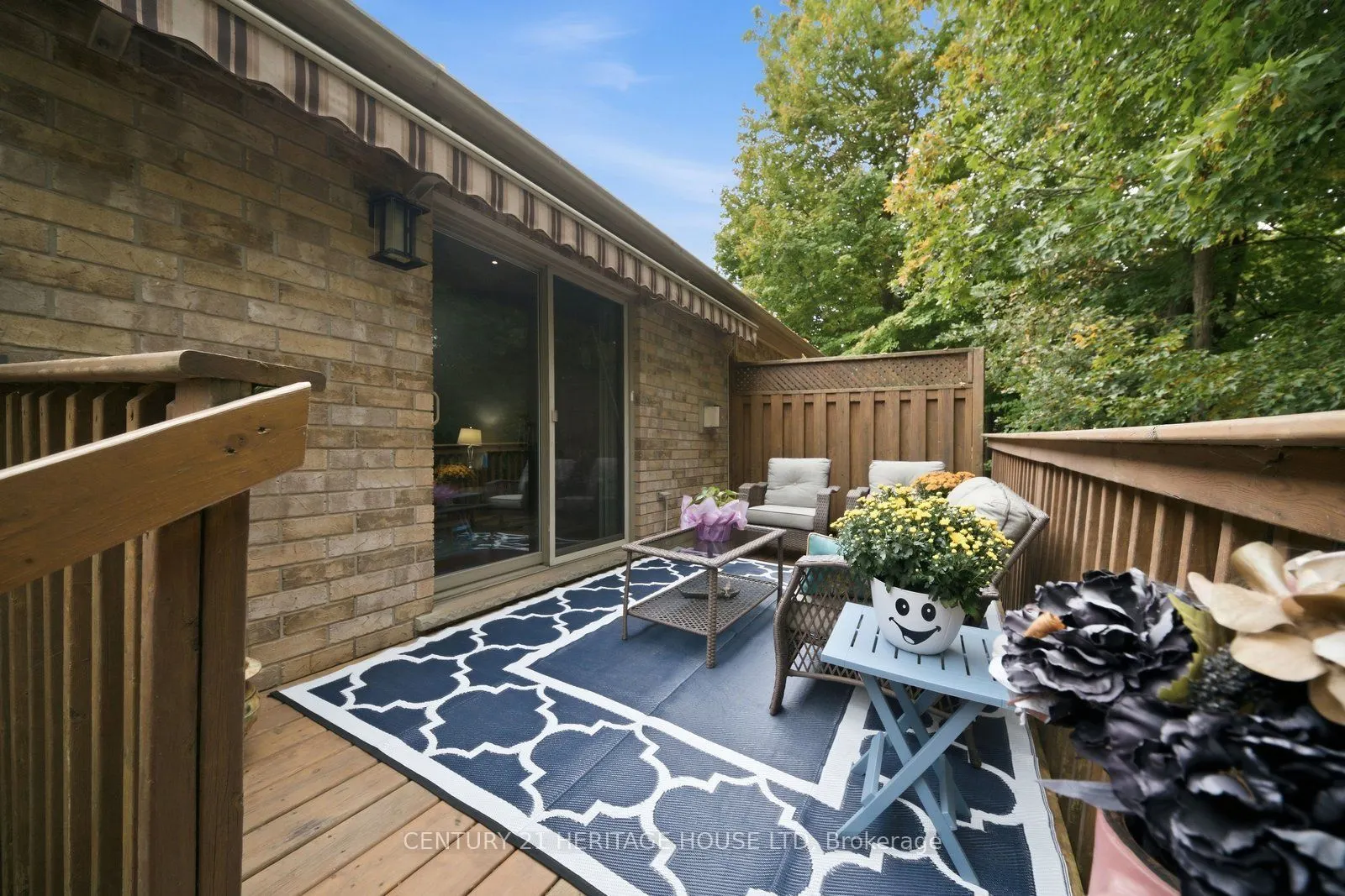633 Park Road N #8