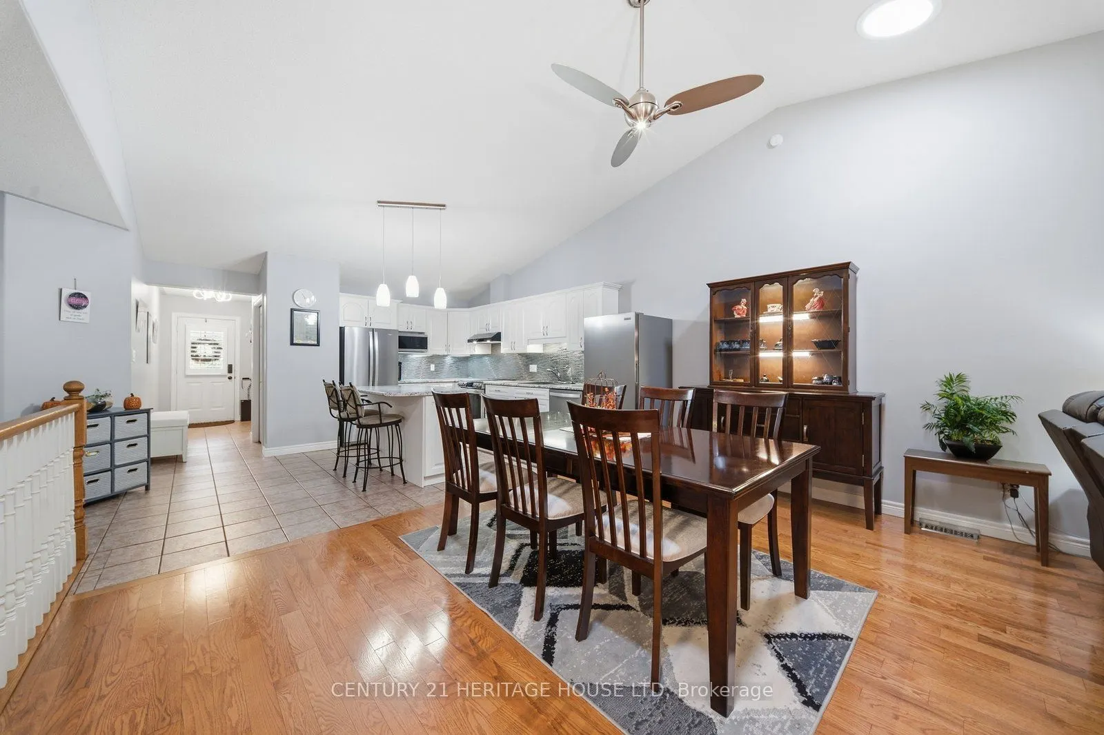 633 Park Road N #8