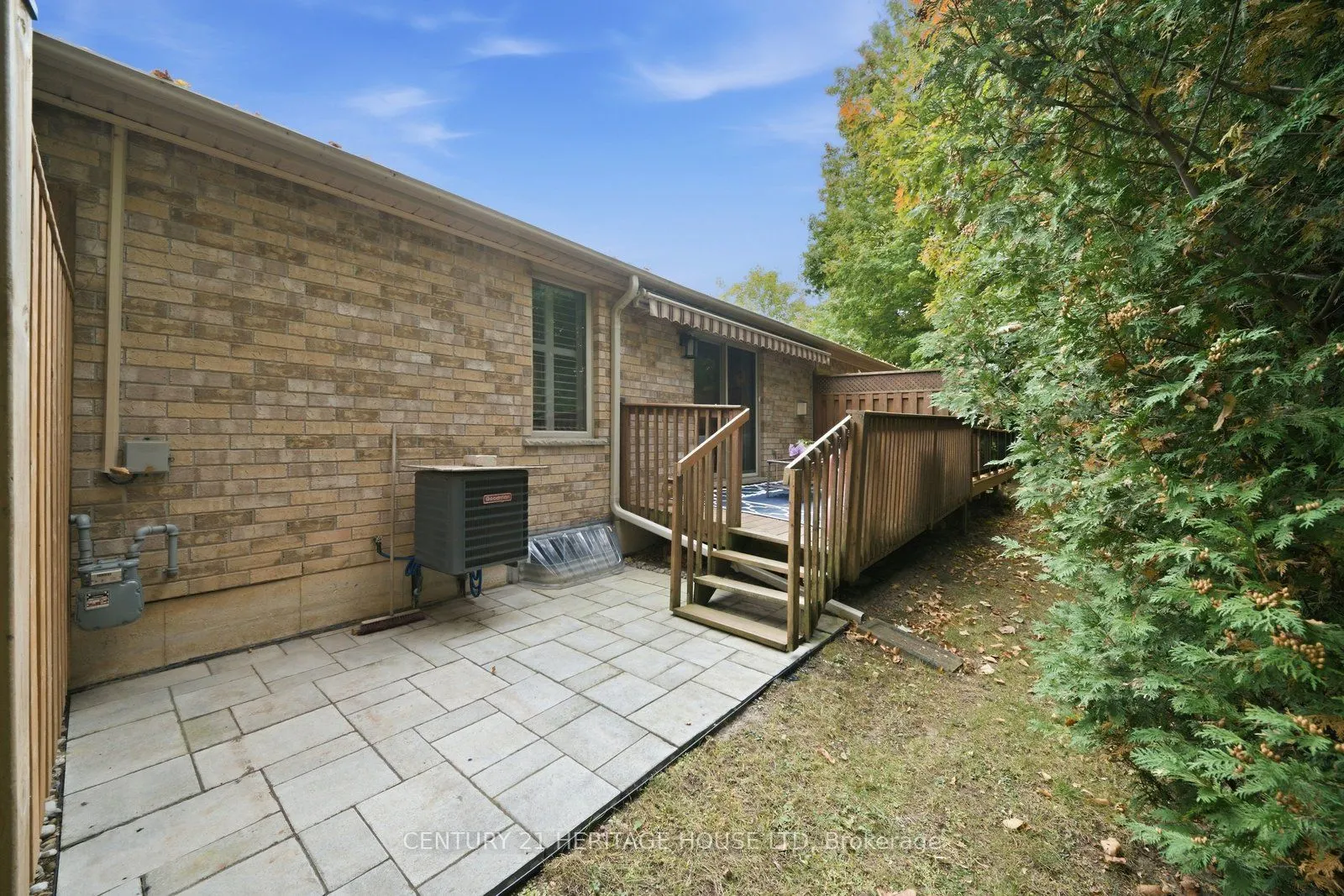 633 Park Road N #8