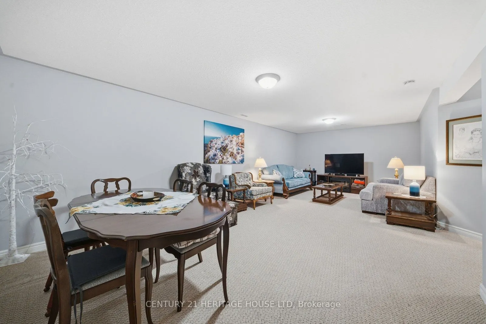 633 Park Road N #8