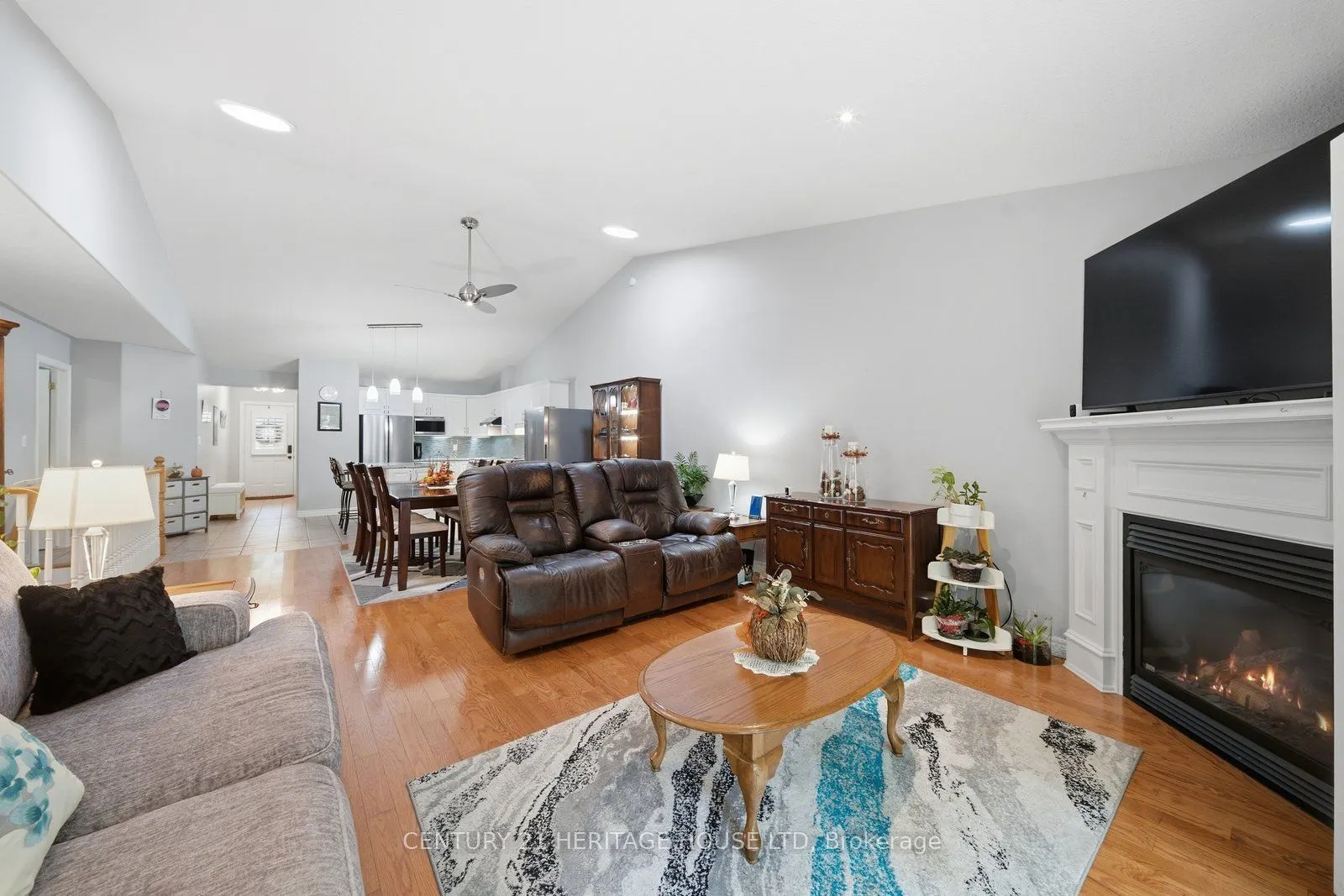 633 Park Road N #8