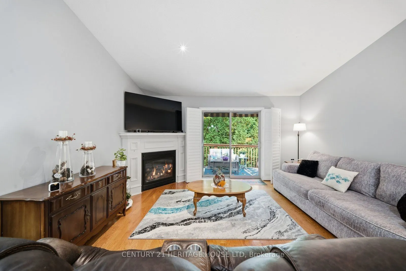 633 Park Road N #8