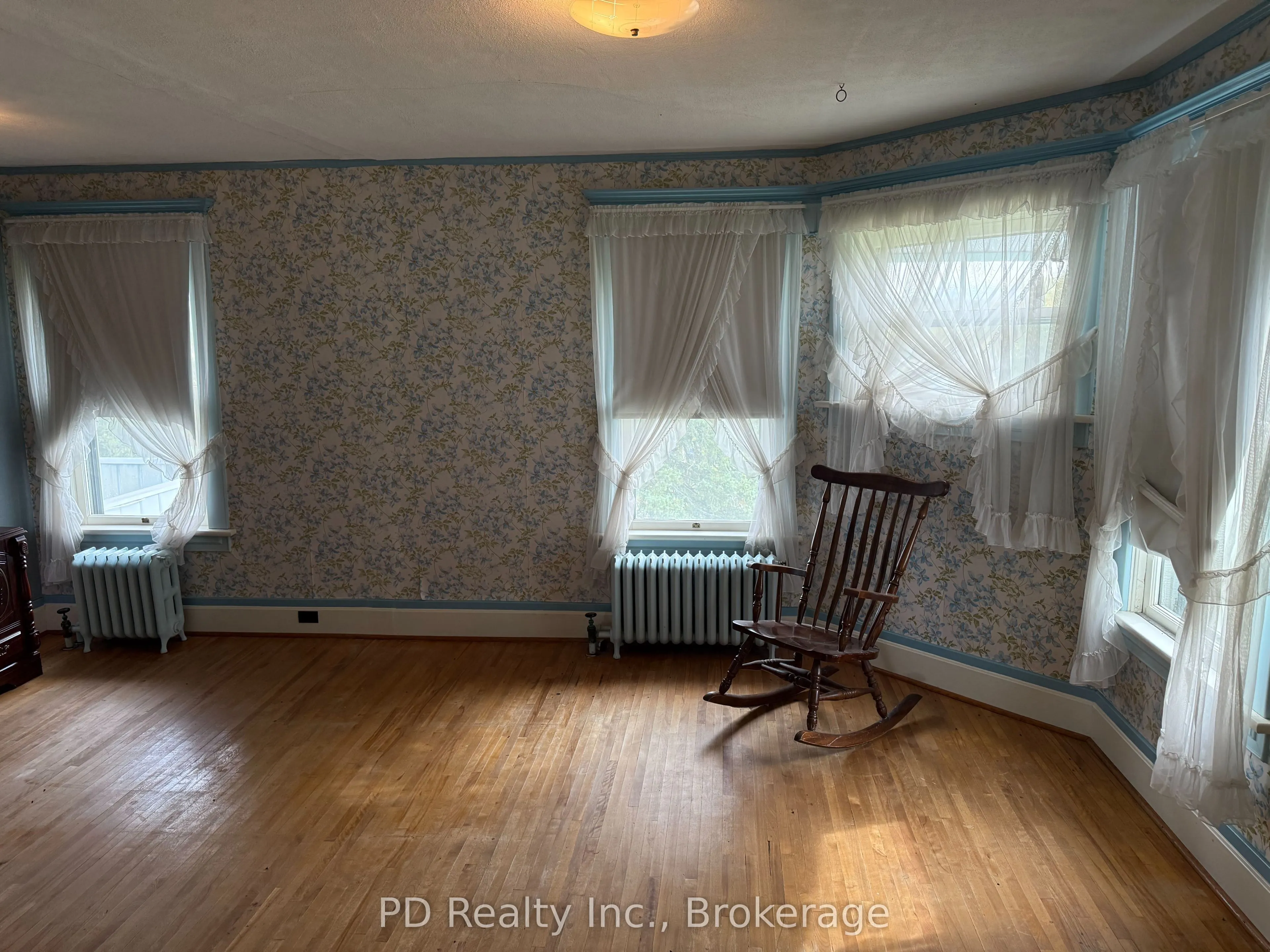 8 Private (Deloro) Road