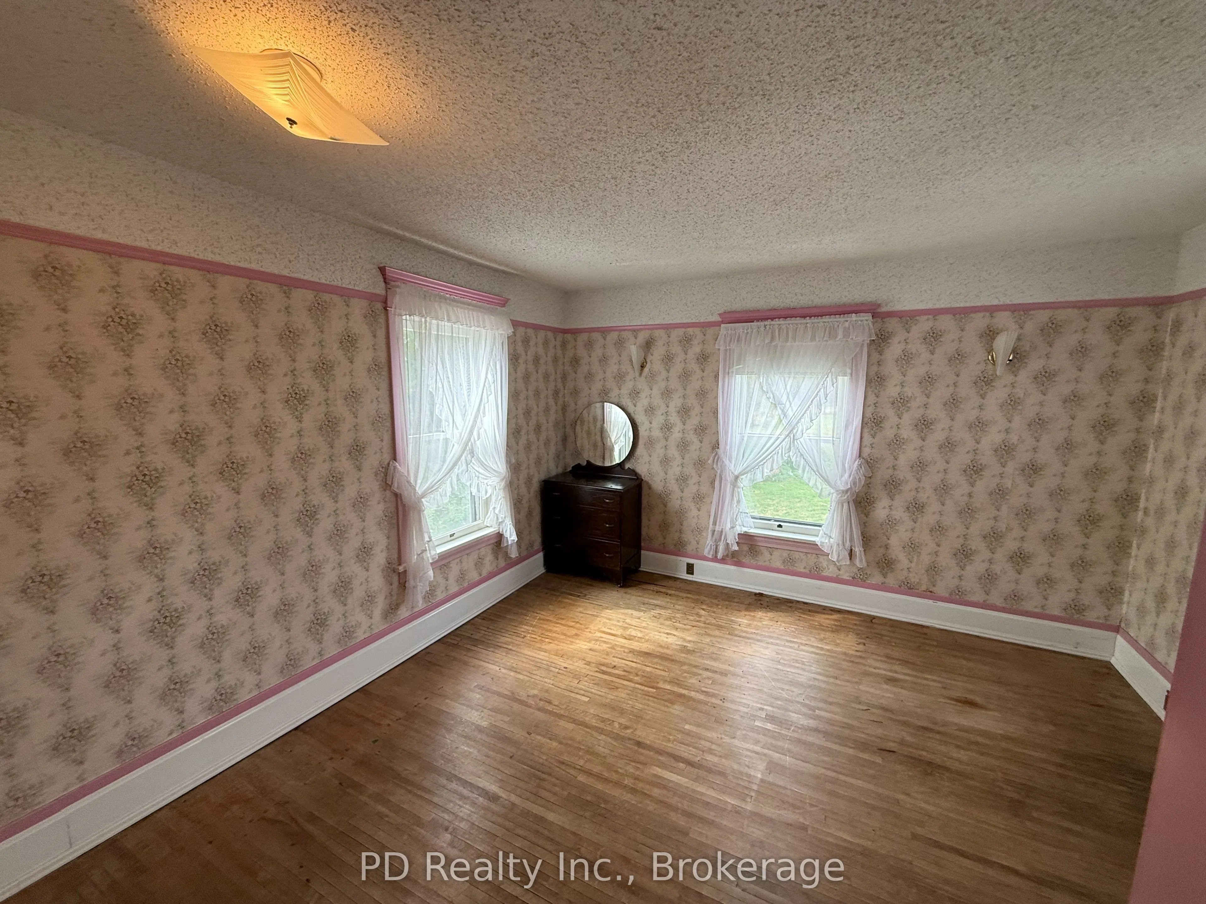 8 Private (Deloro) Road