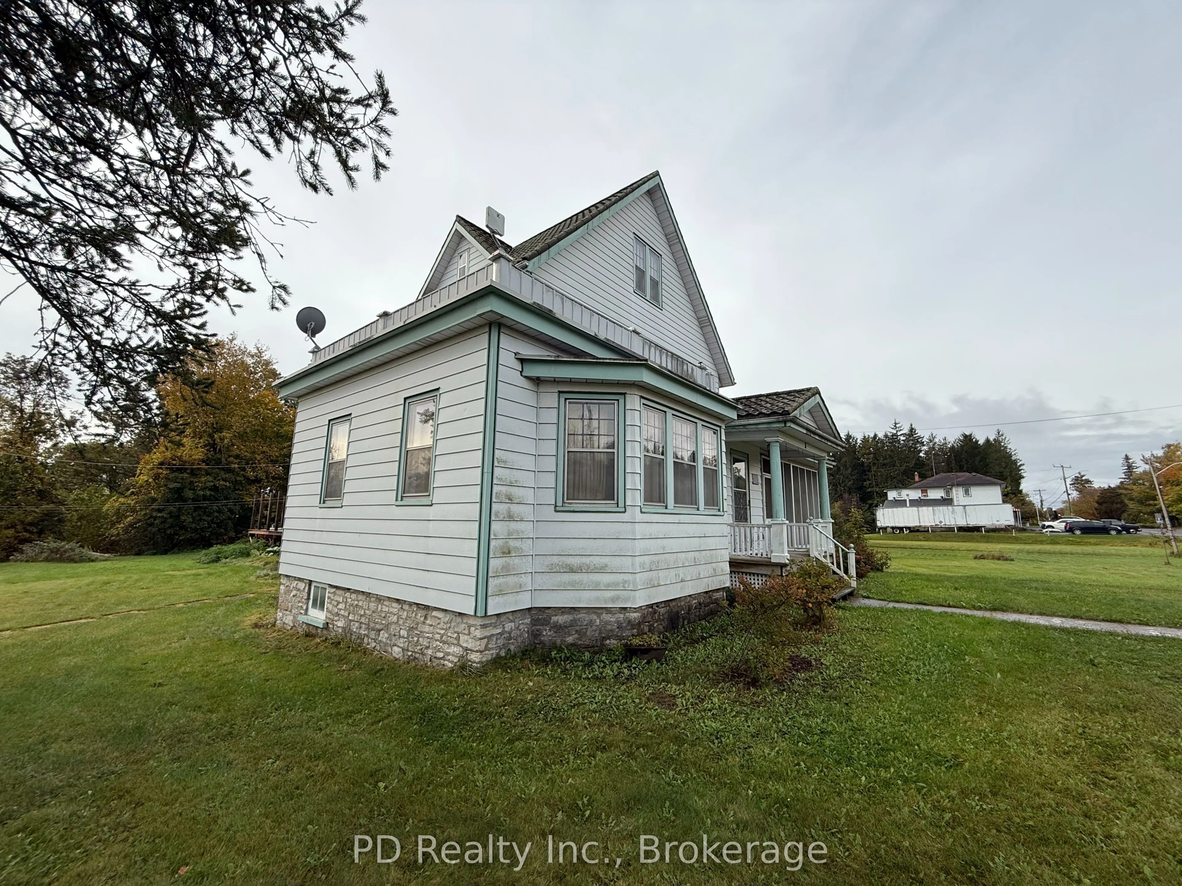 8 Private (Deloro) Road