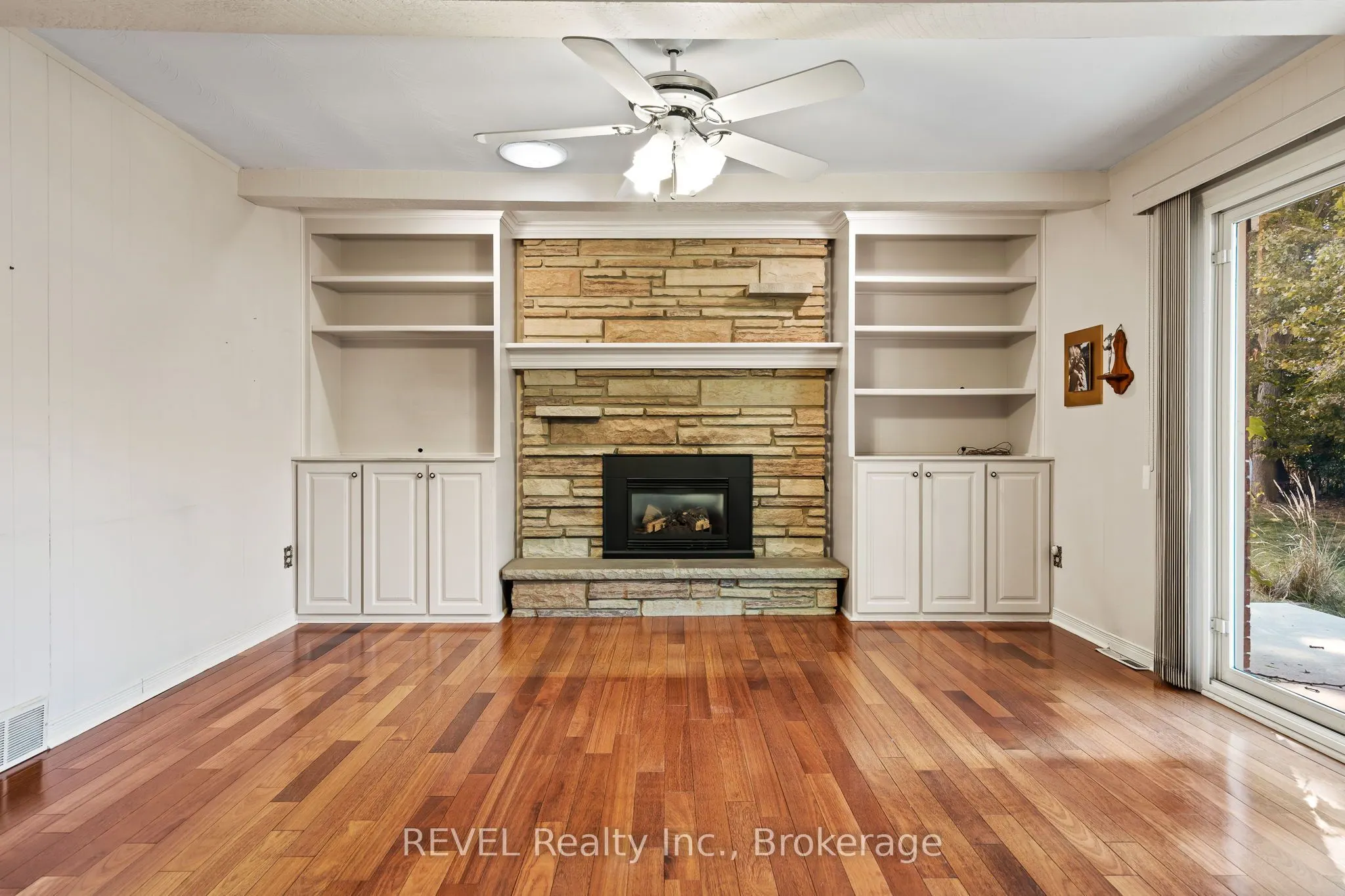 3839 Potter Heights