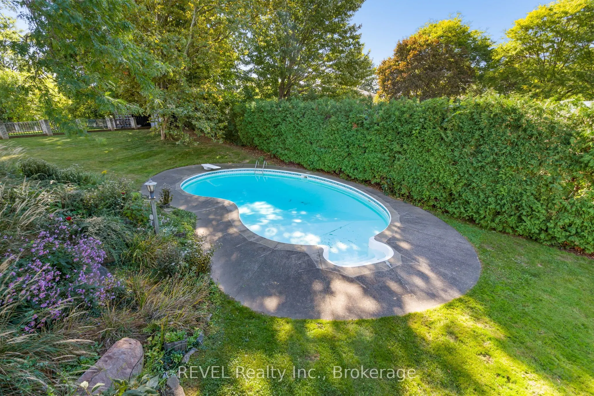 3839 Potter Heights