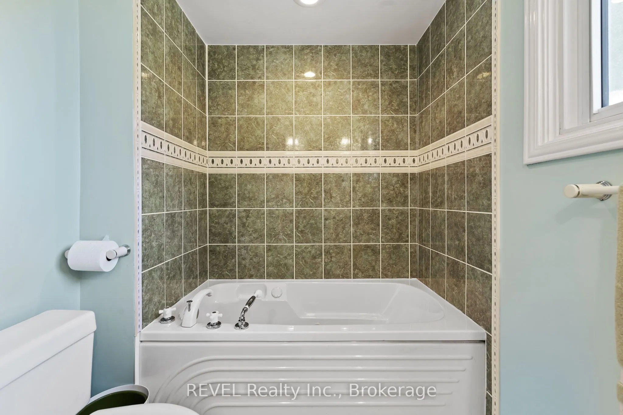 3839 Potter Heights