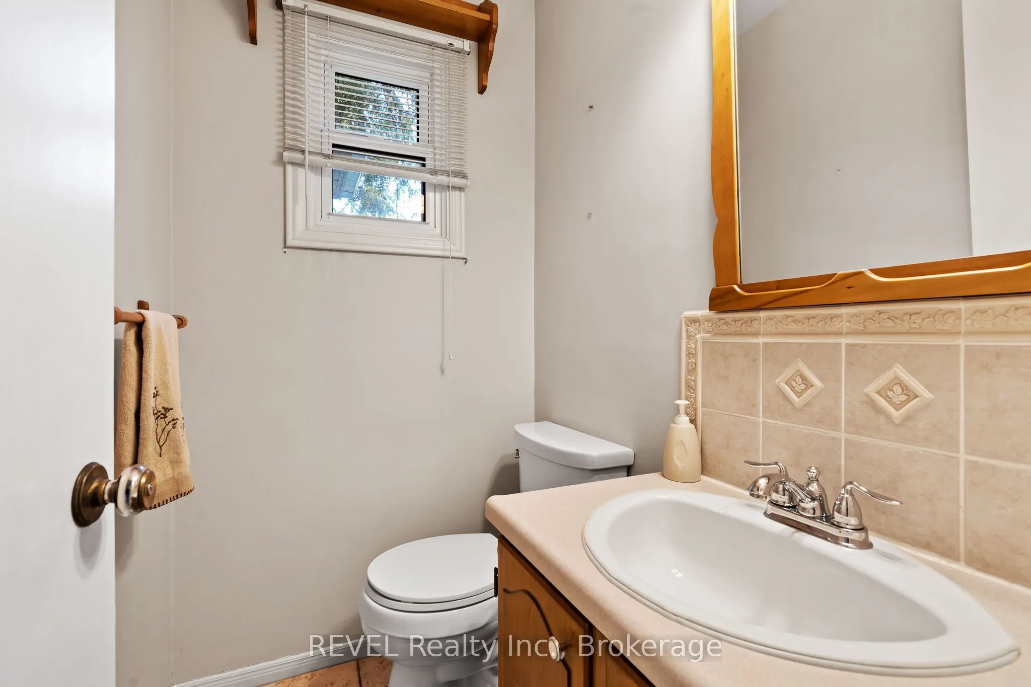 3839 Potter Heights