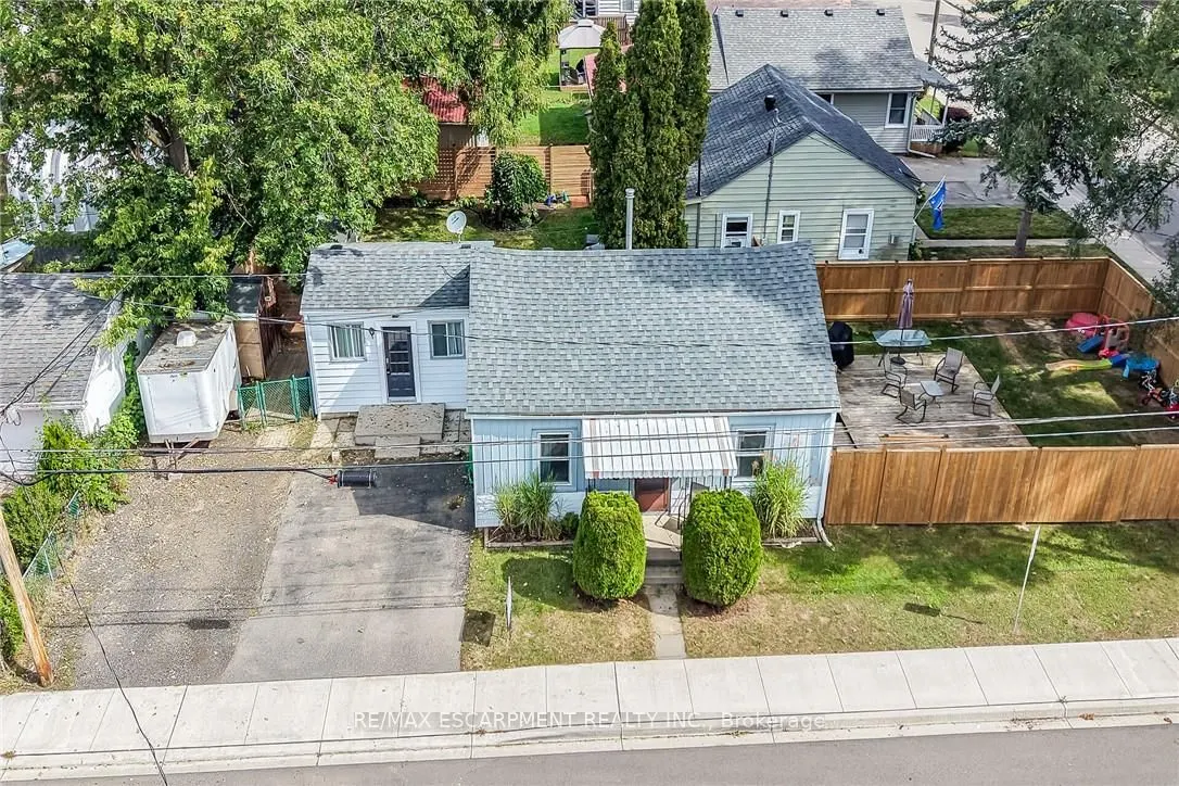 82 Division Street