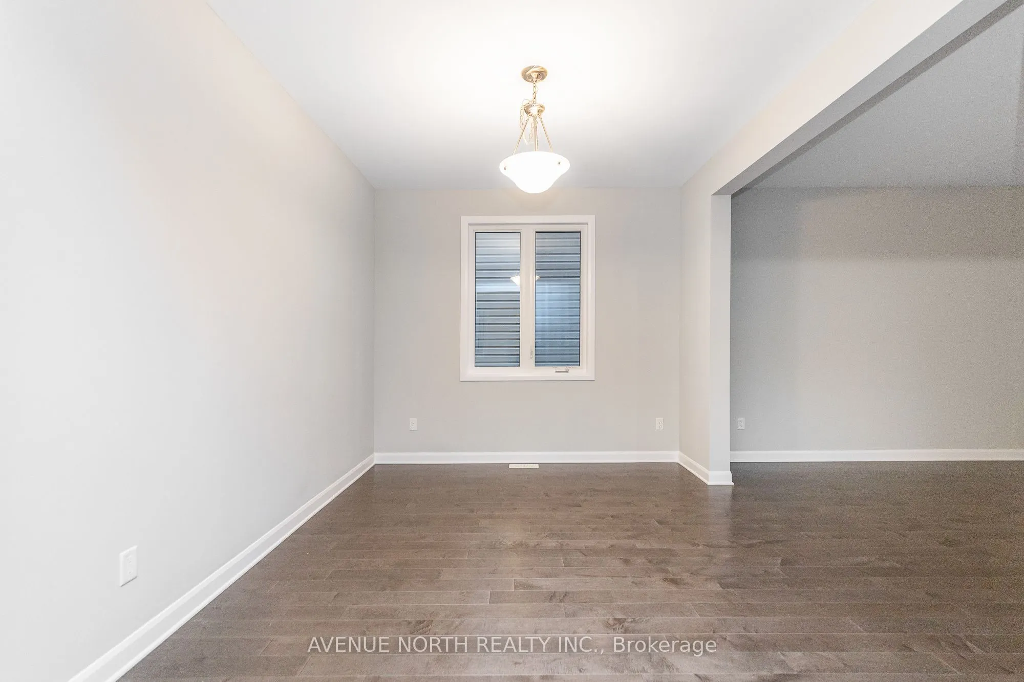 246 AQUARIUM Avenue