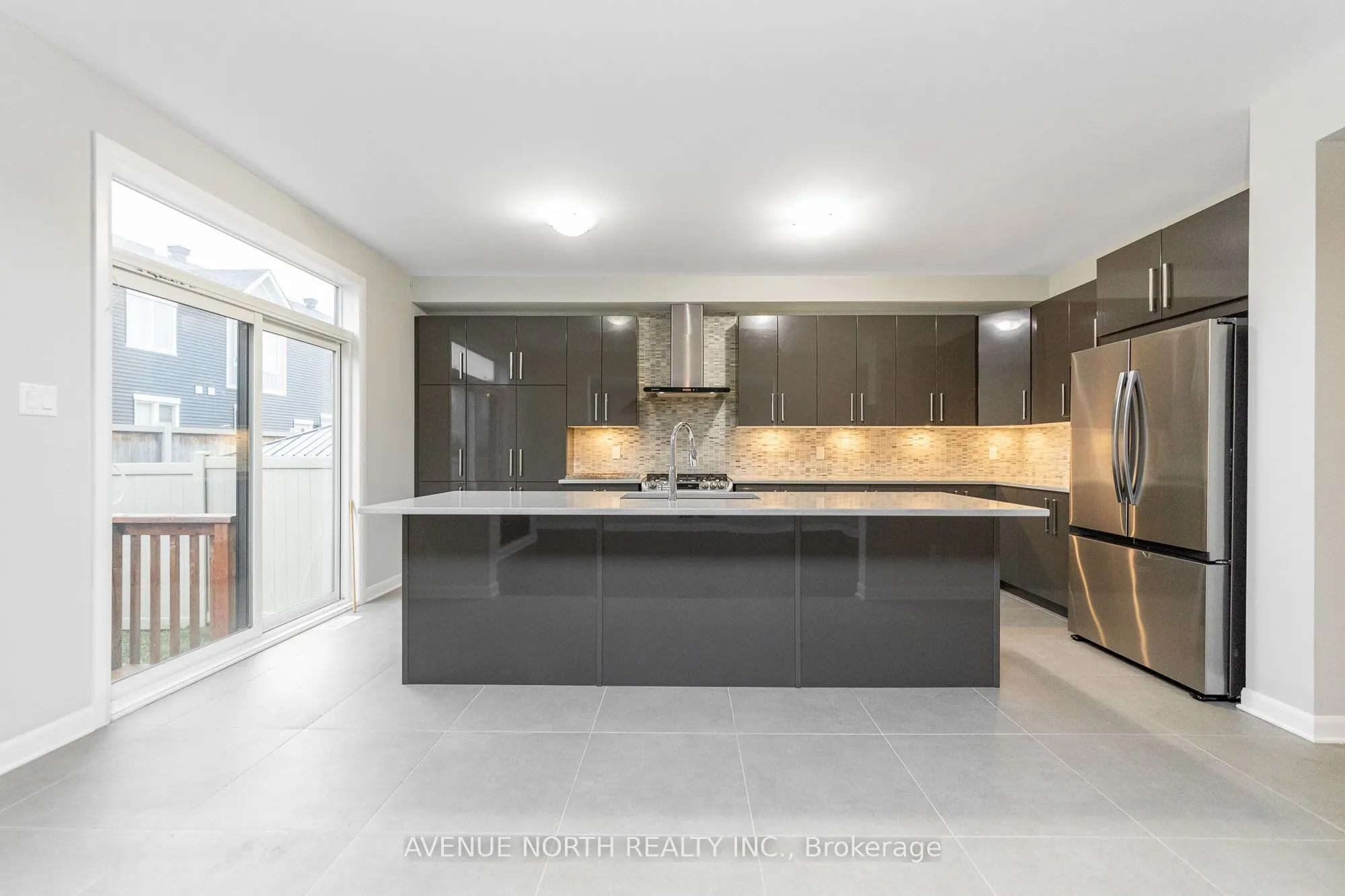 246 AQUARIUM Avenue