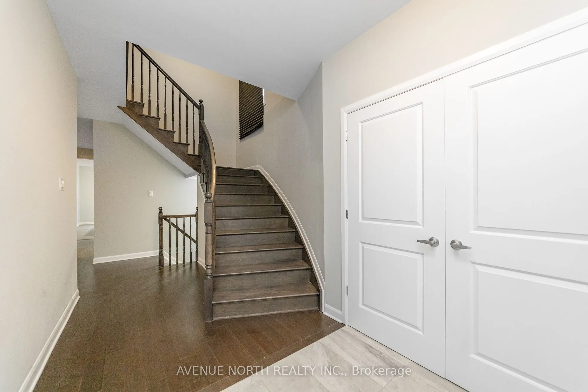 246 AQUARIUM Avenue