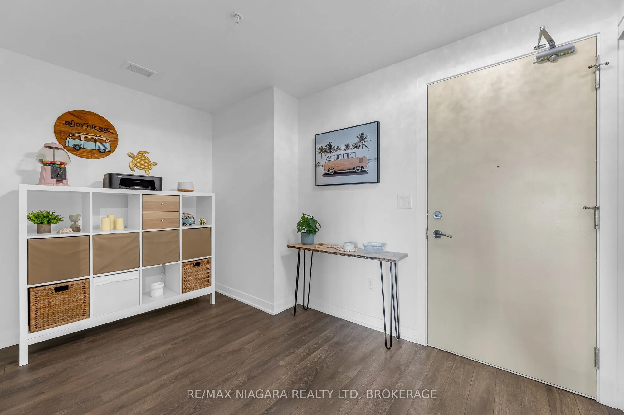 550 North Service Road #1307