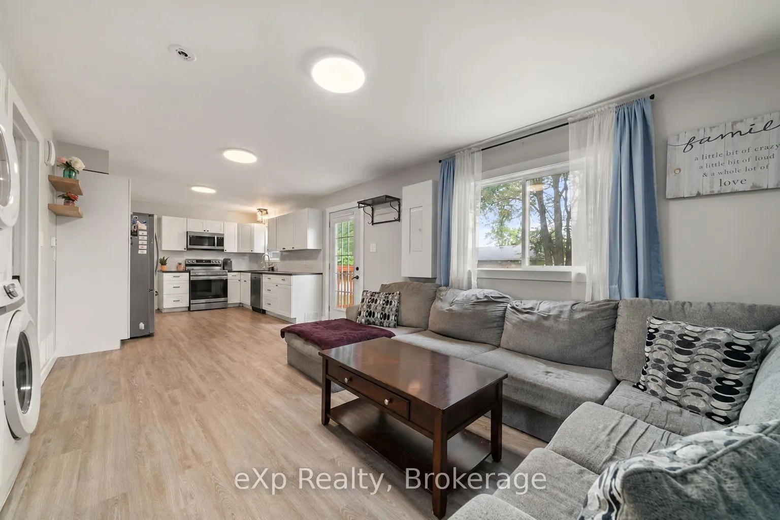 89 College Street E #Unit A