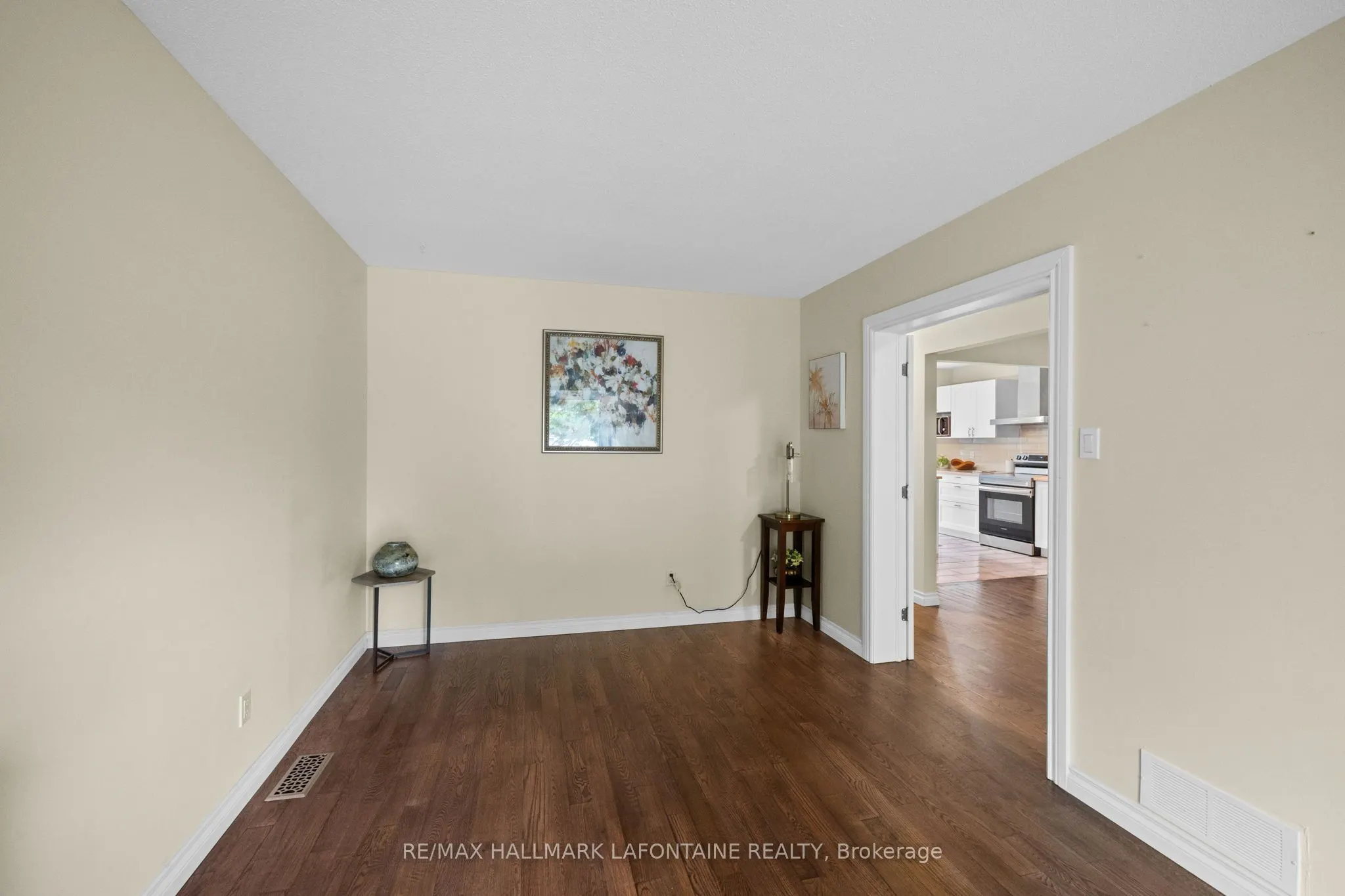 383 Oaklawn Crescent