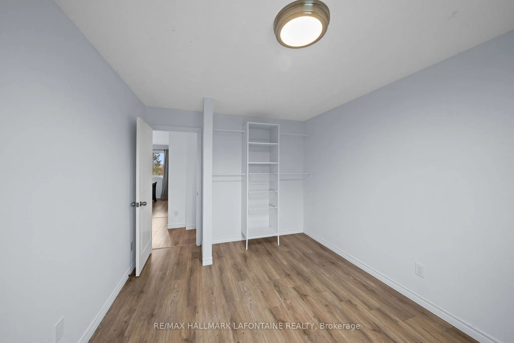 383 Oaklawn Crescent