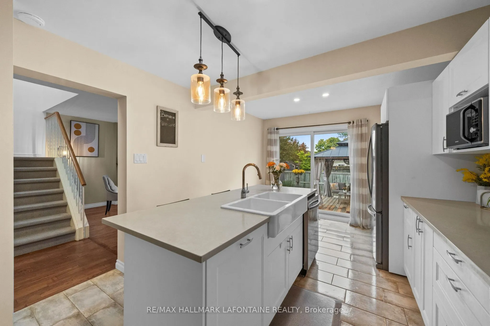 383 Oaklawn Crescent