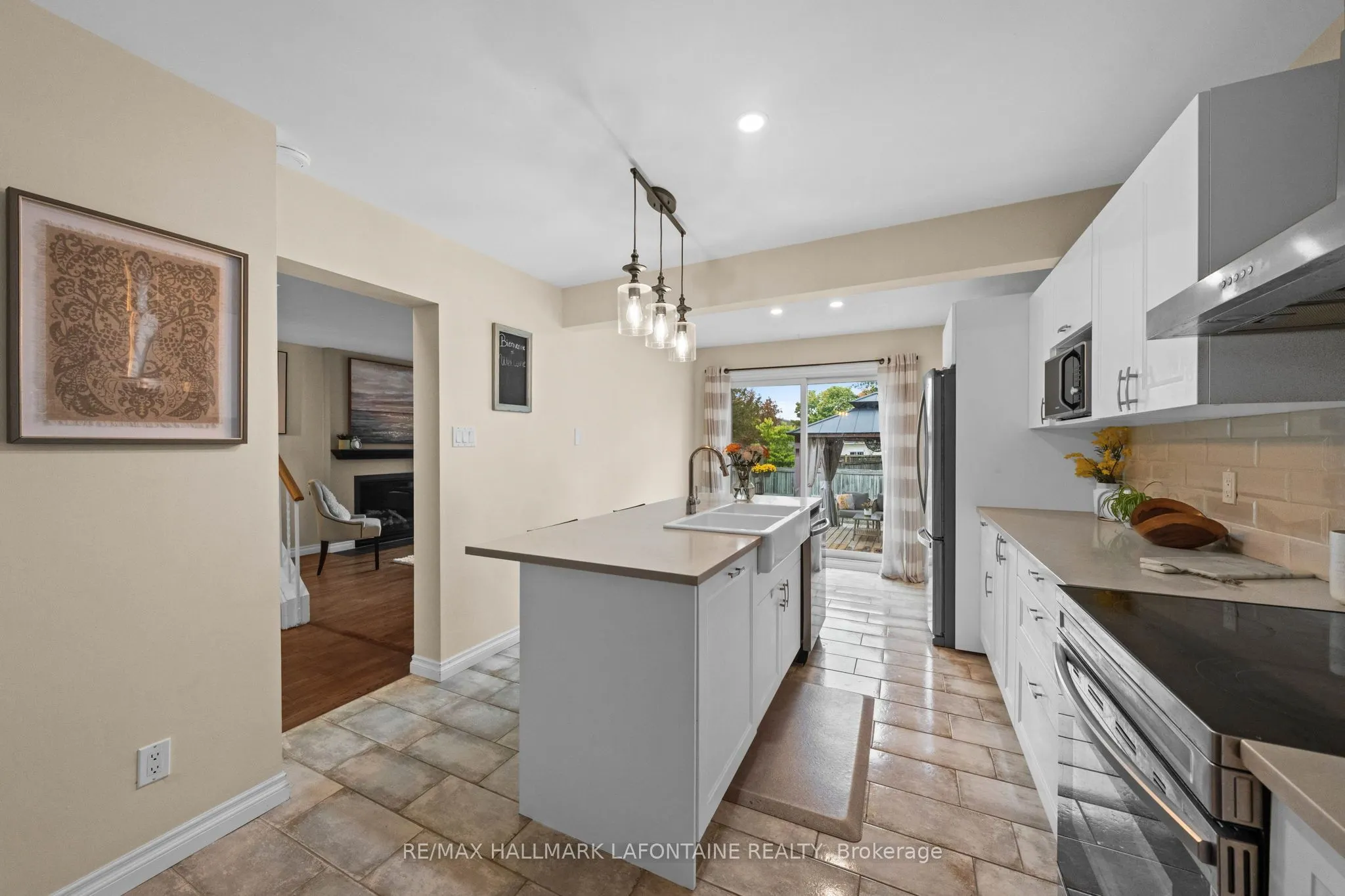 383 Oaklawn Crescent