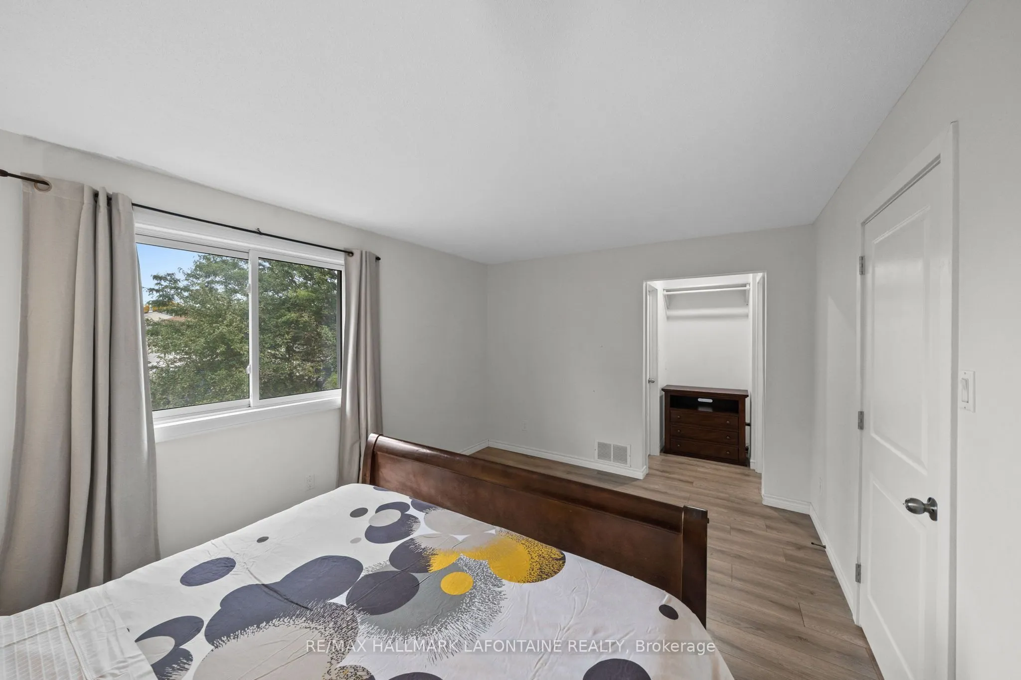 383 Oaklawn Crescent