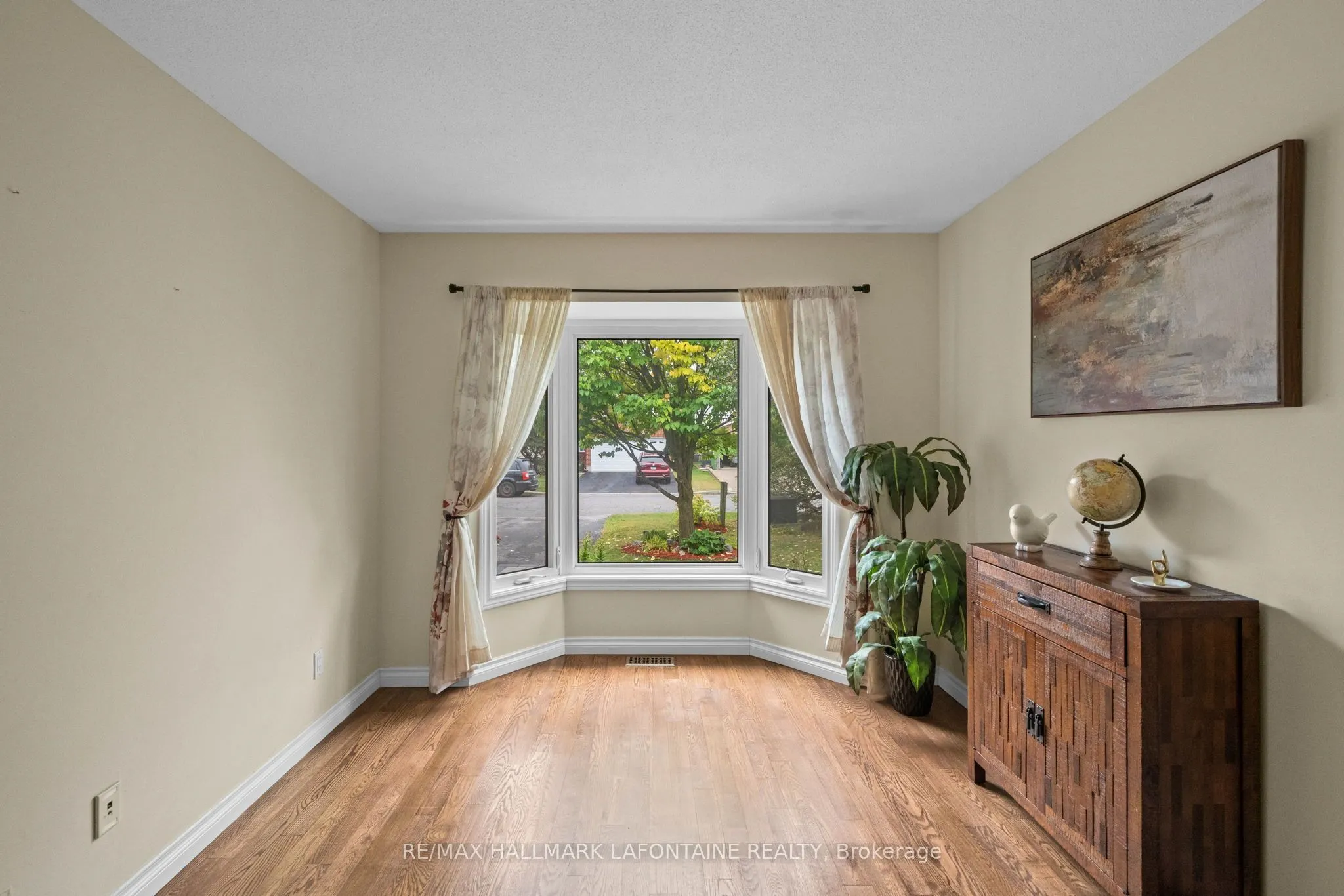 383 Oaklawn Crescent