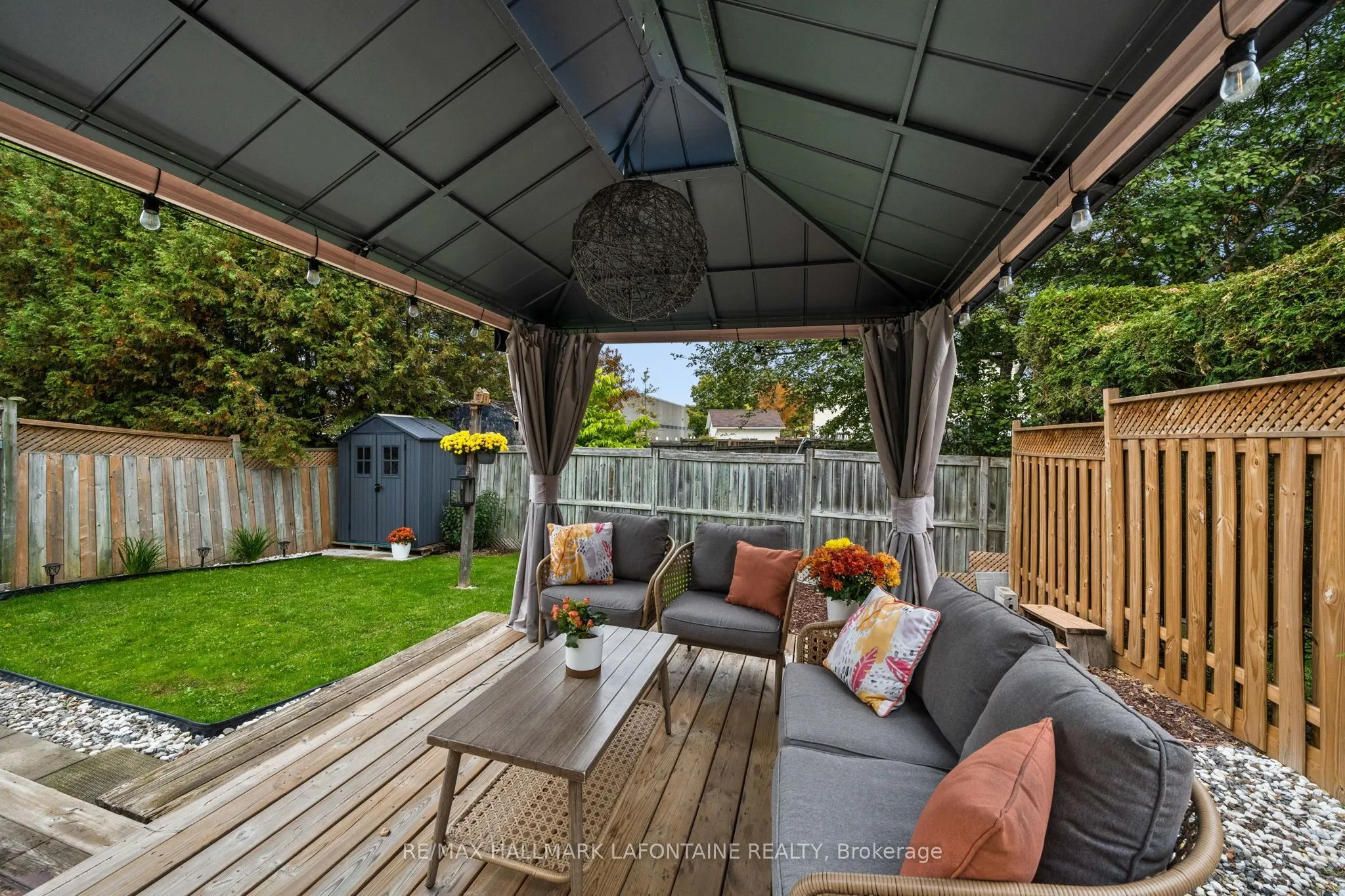 383 Oaklawn Crescent