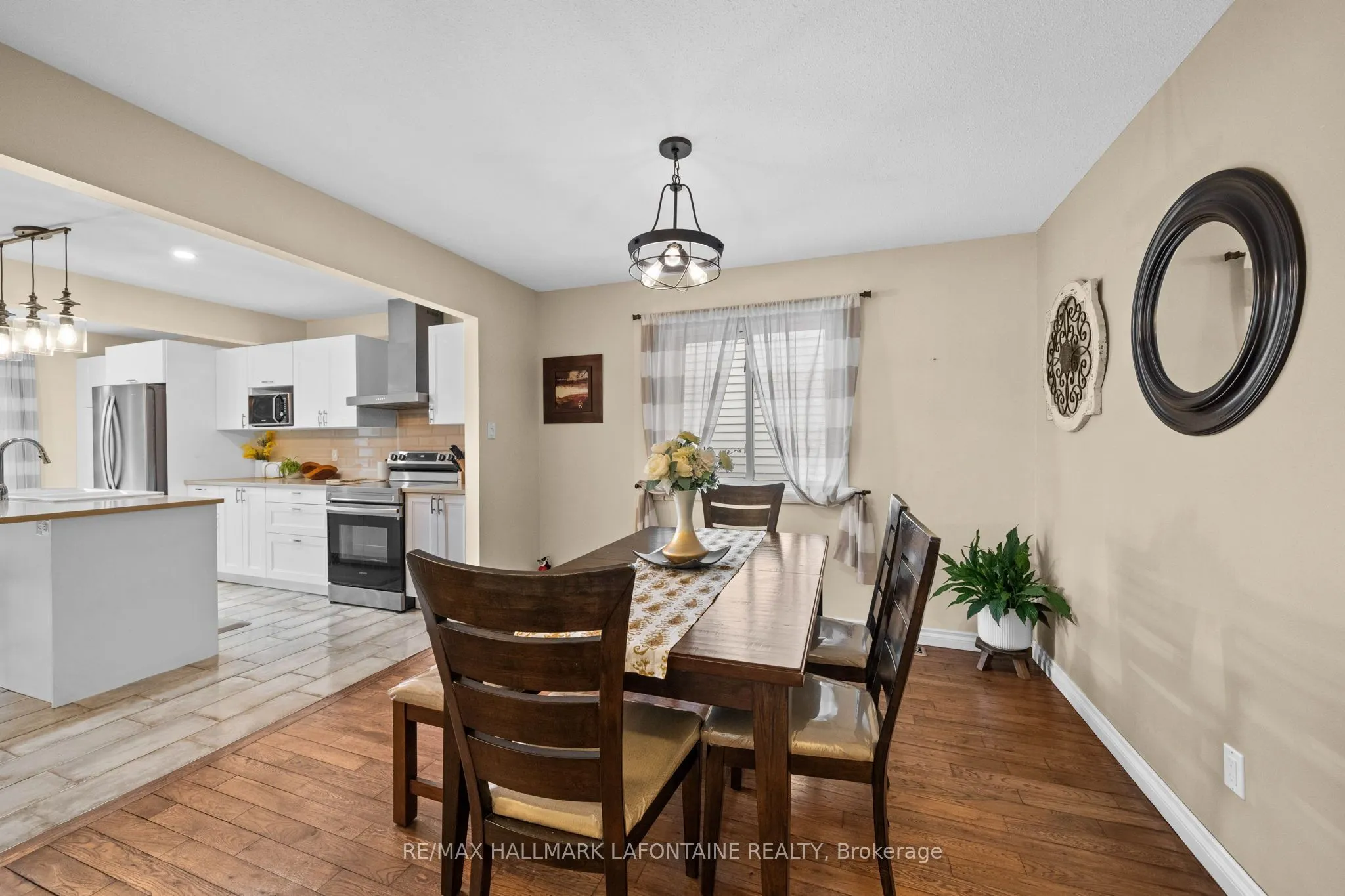 383 Oaklawn Crescent