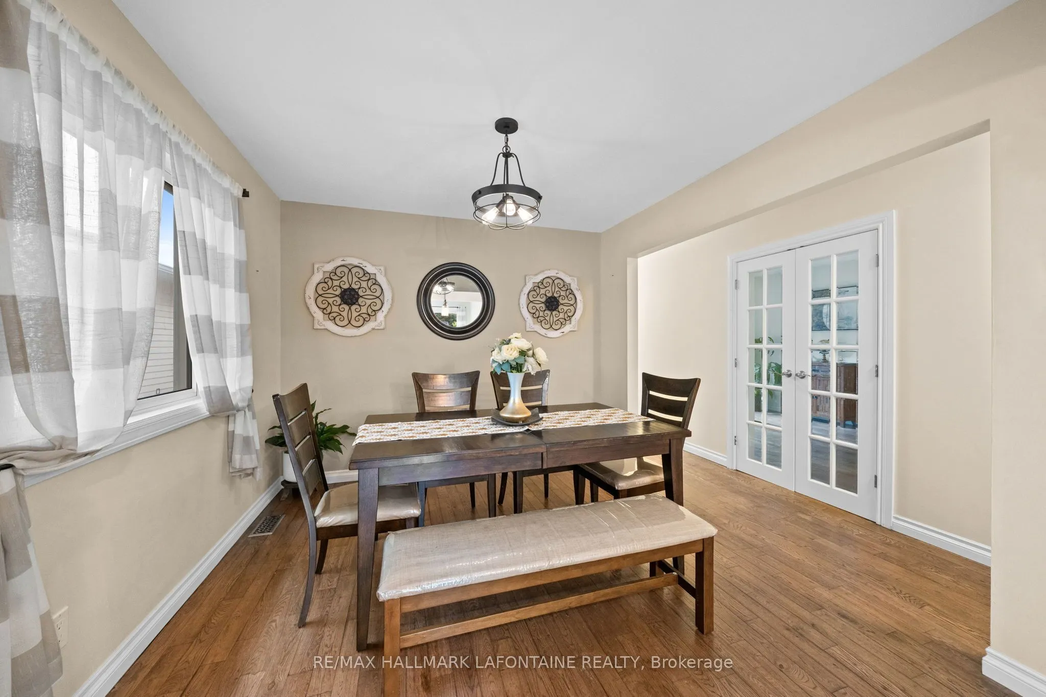 383 Oaklawn Crescent