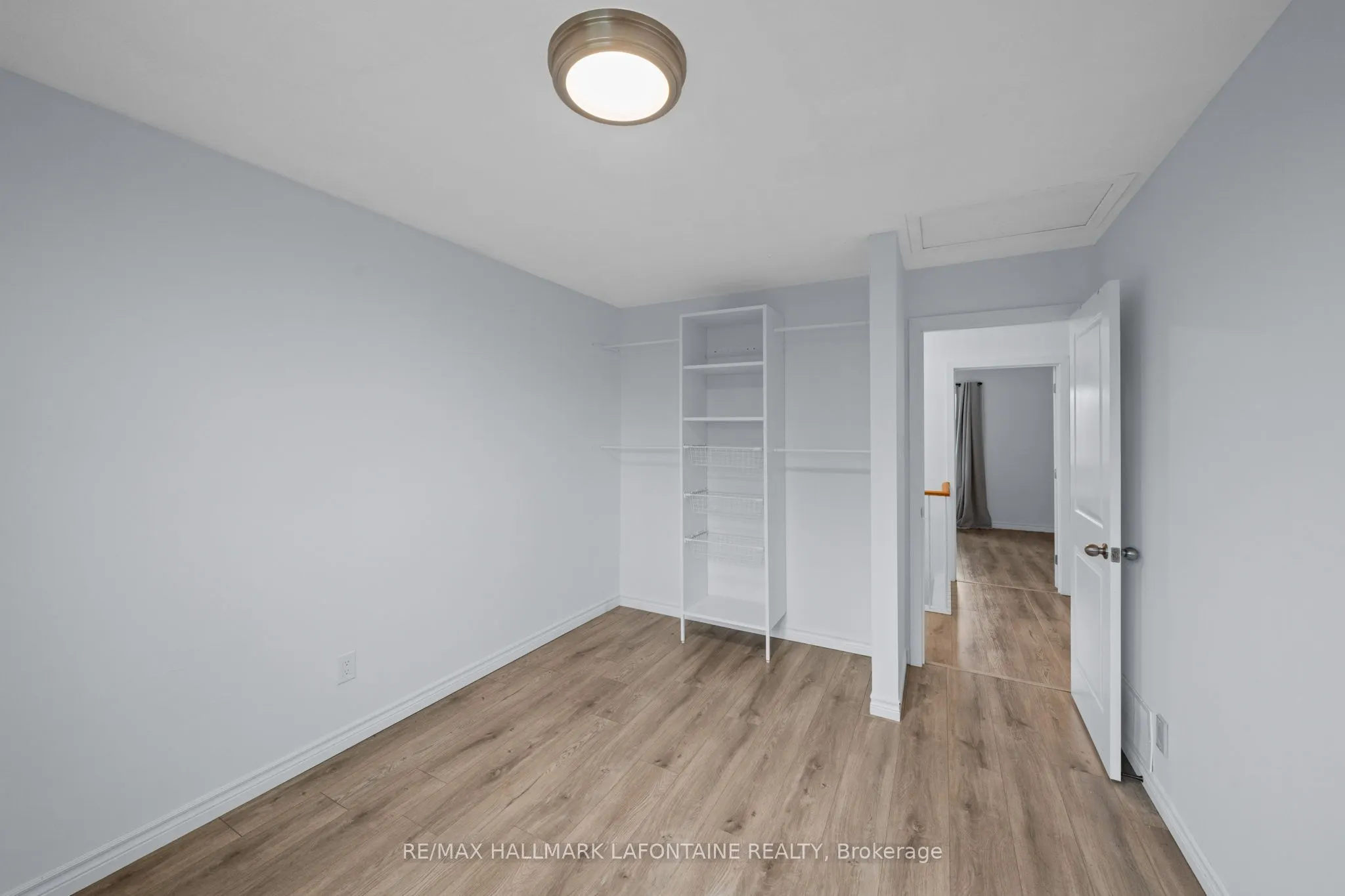 383 Oaklawn Crescent
